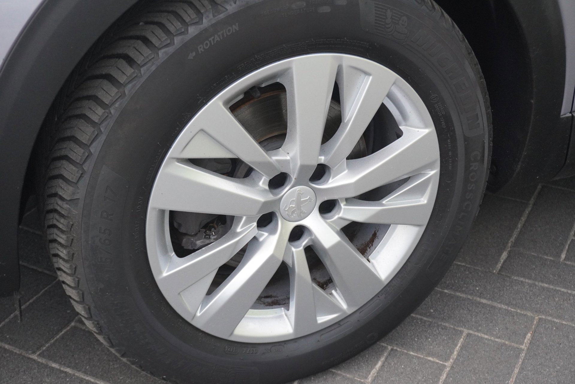 Peugeot 3008 1.2 Aut (2023), foto 3