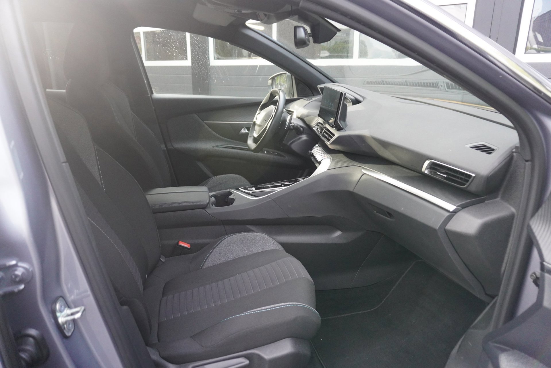 Peugeot 3008 1.2 Aut (2023), foto 7