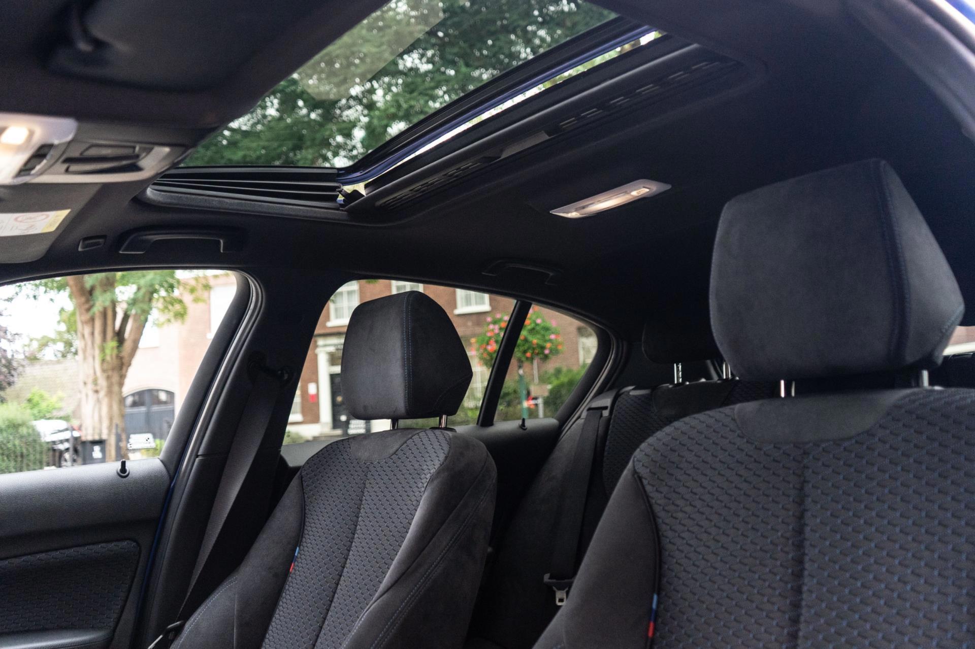 BMW 1-Serie 118i High Exe. M Sport (2016), foto 17