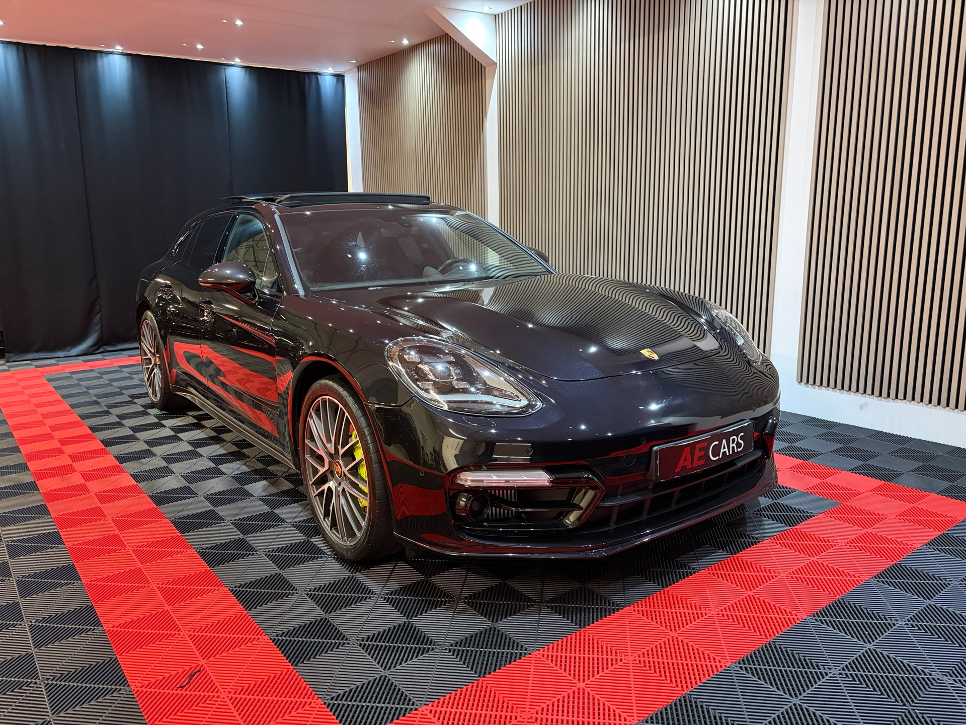 Porsche Panamera Sport Turismo 2.9 4 E-Hybrid Platinum Edition Chrono (2023), foto 2