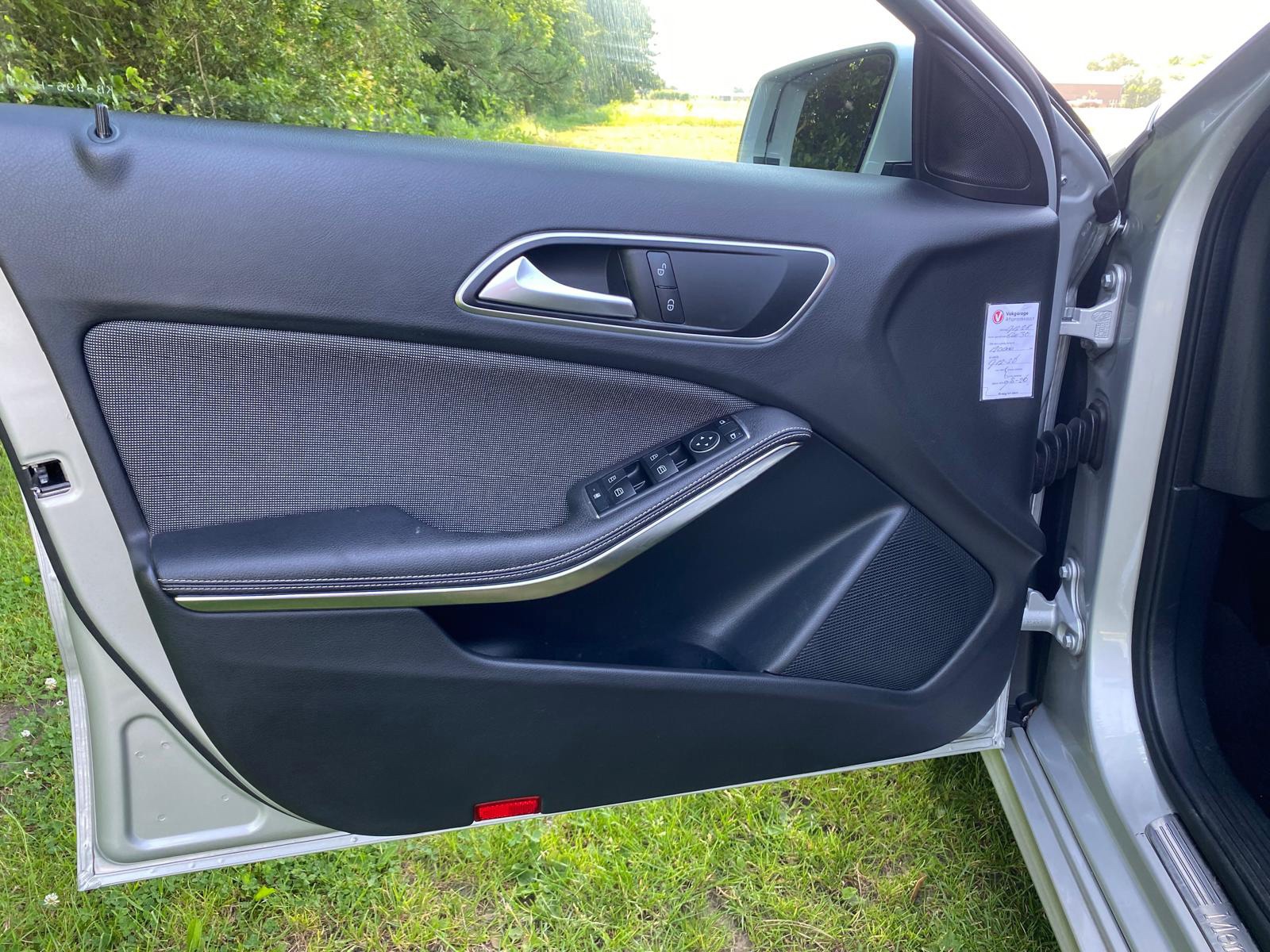 Mercedes-Benz A-klasse 160 Ambition 5DRS (2016), foto 11