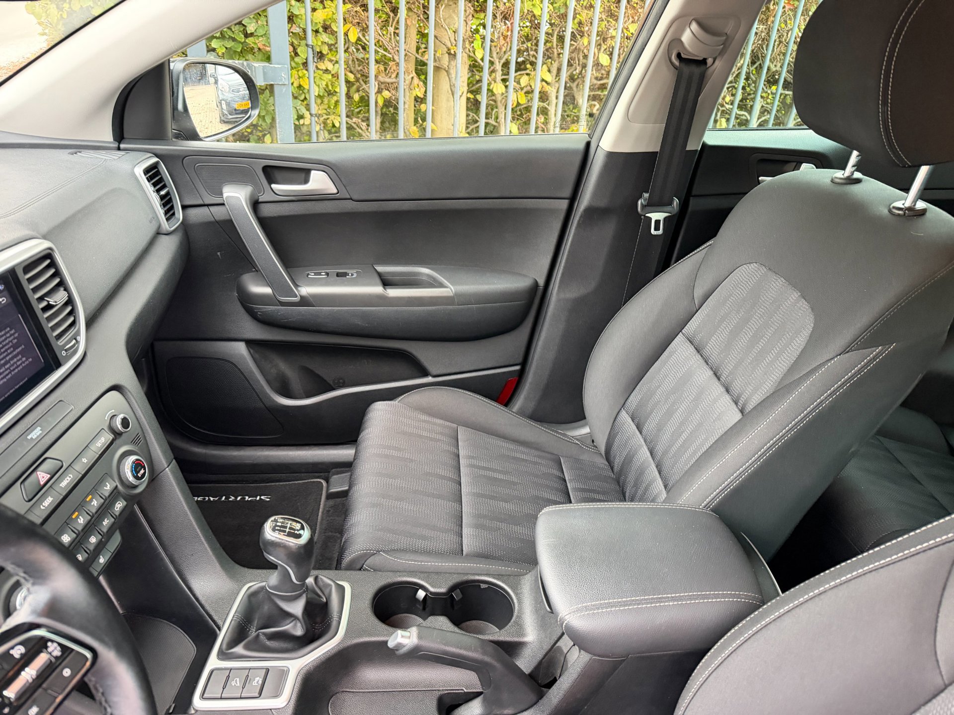 Kia Sportage 1.6 T-GDI DynamicLine (2021), foto 25