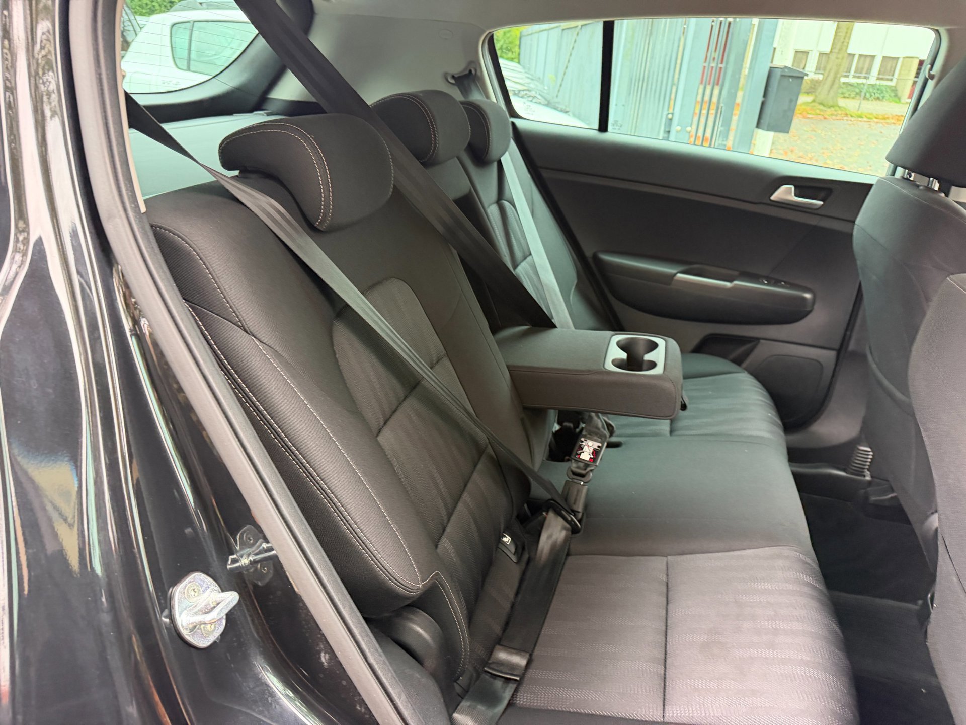 Kia Sportage 1.6 T-GDI DynamicLine (2021), foto 46