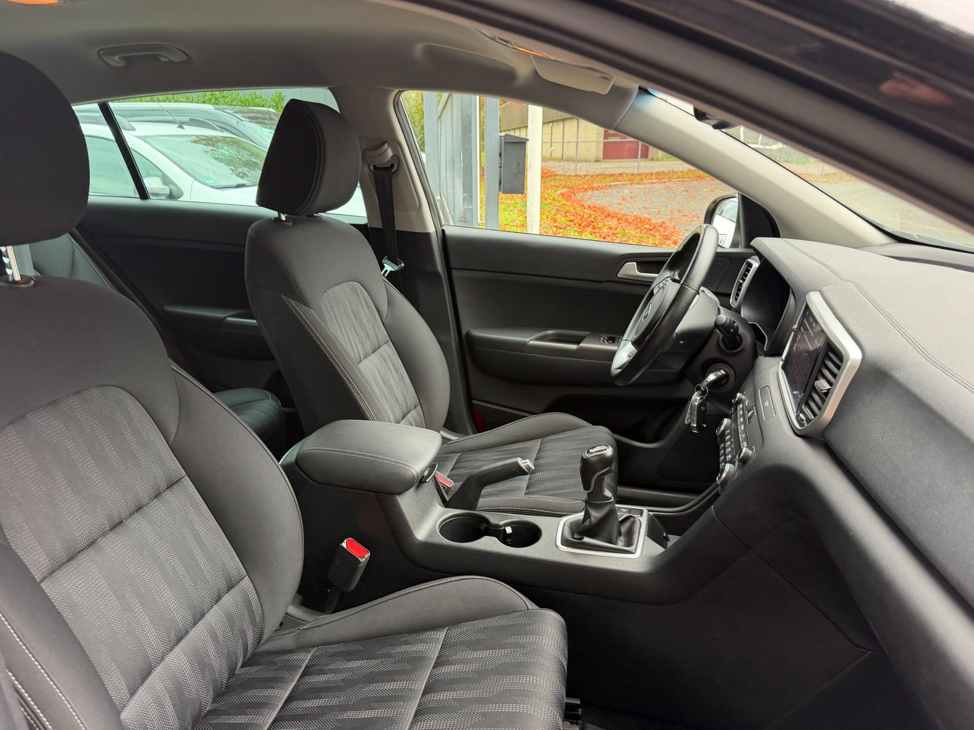 Kia Sportage 1.6 T-GDI DynamicLine (2021), foto 50