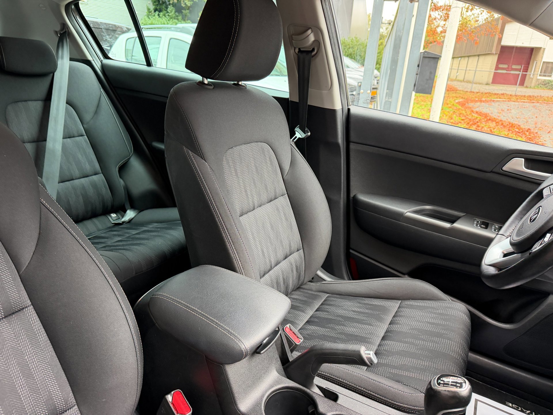 Kia Sportage 1.6 T-GDI DynamicLine (2021), foto 57