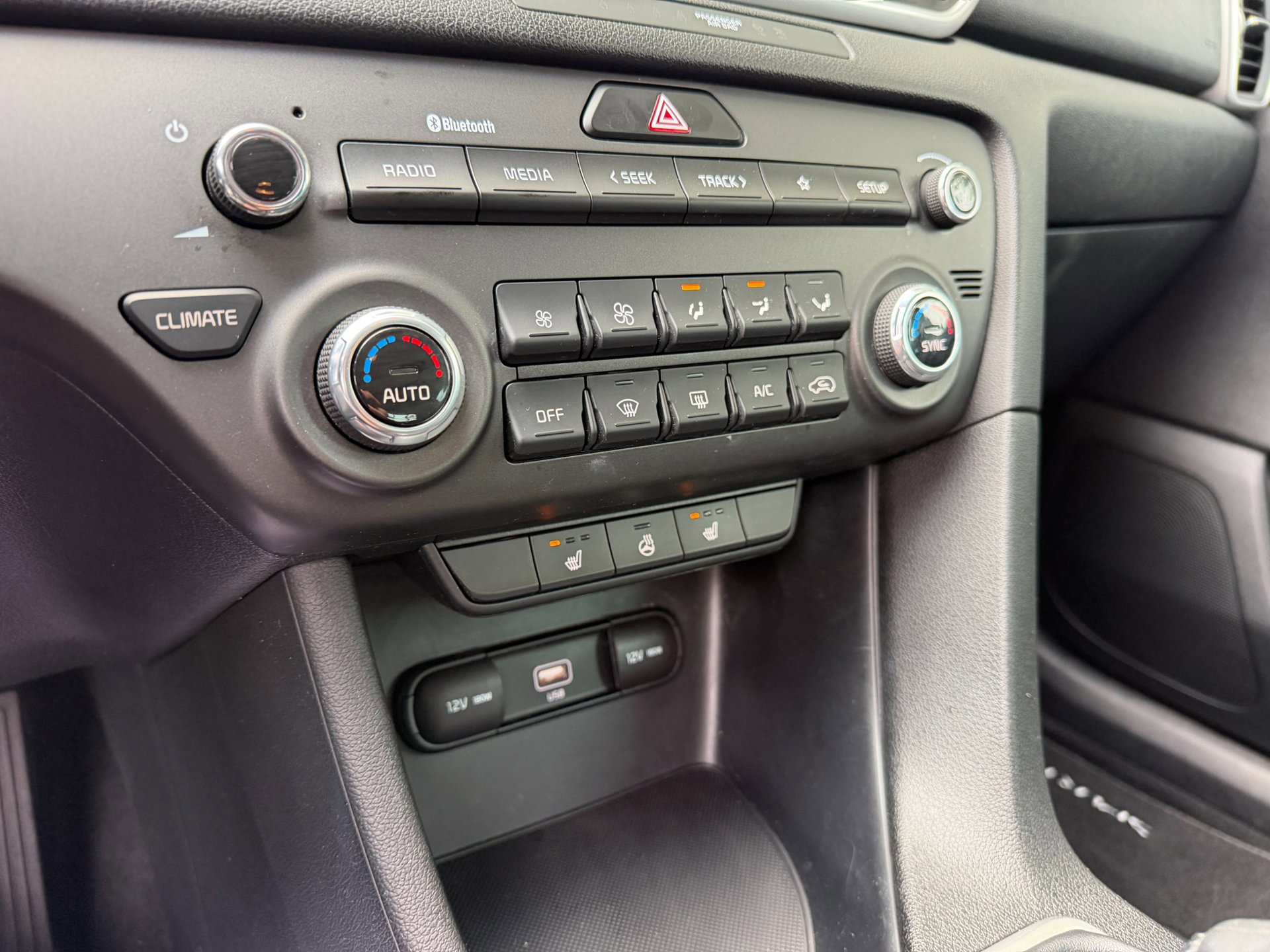 Kia Sportage 1.6 T-GDI DynamicLine (2021), foto 70