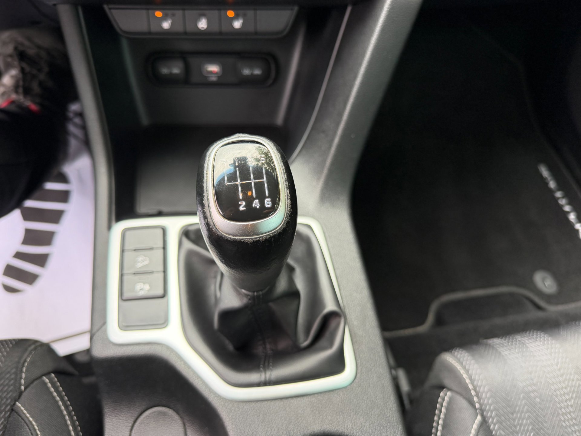 Kia Sportage 1.6 T-GDI DynamicLine (2021), foto 75