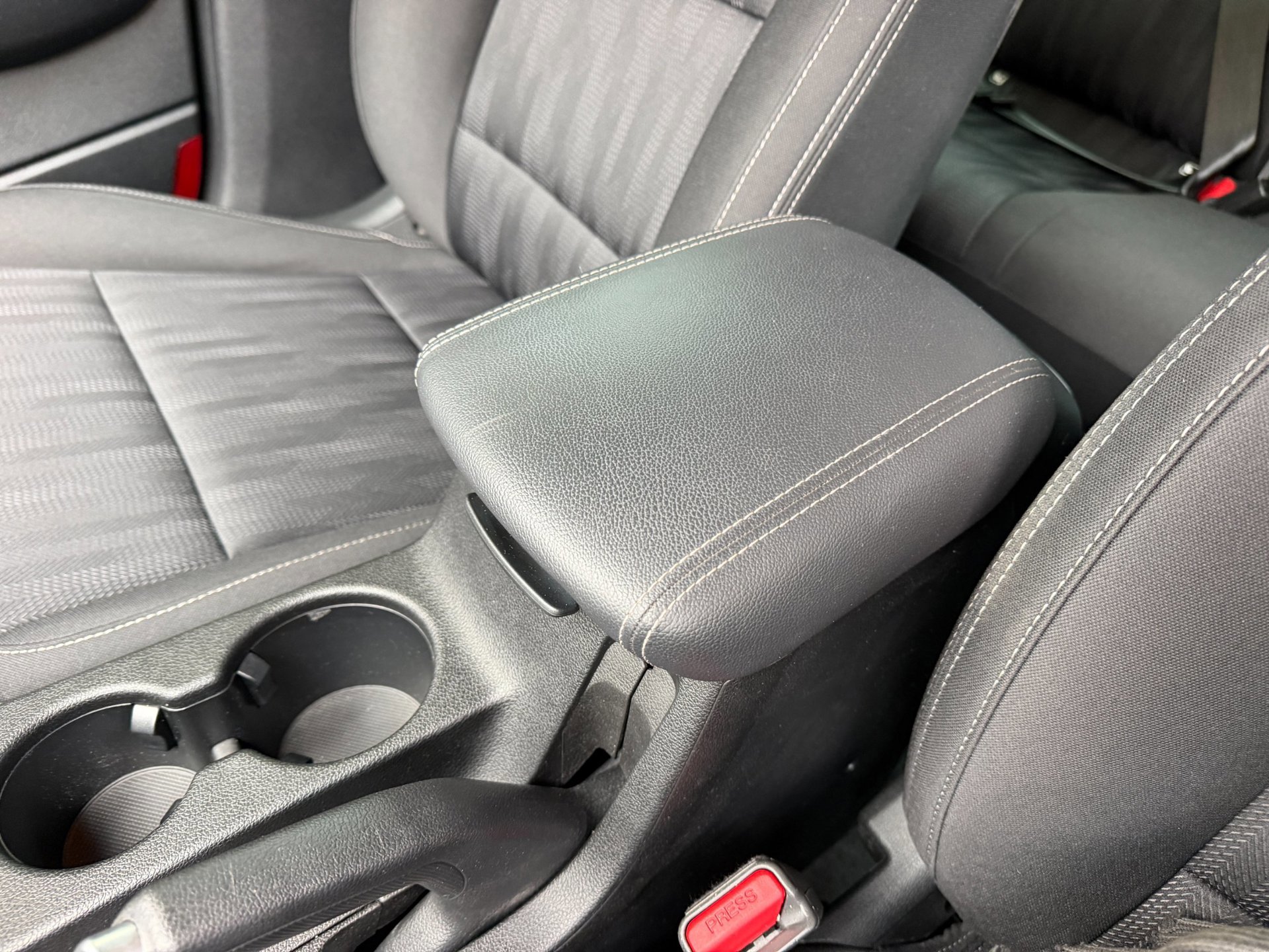 Kia Sportage 1.6 T-GDI DynamicLine (2021), foto 77