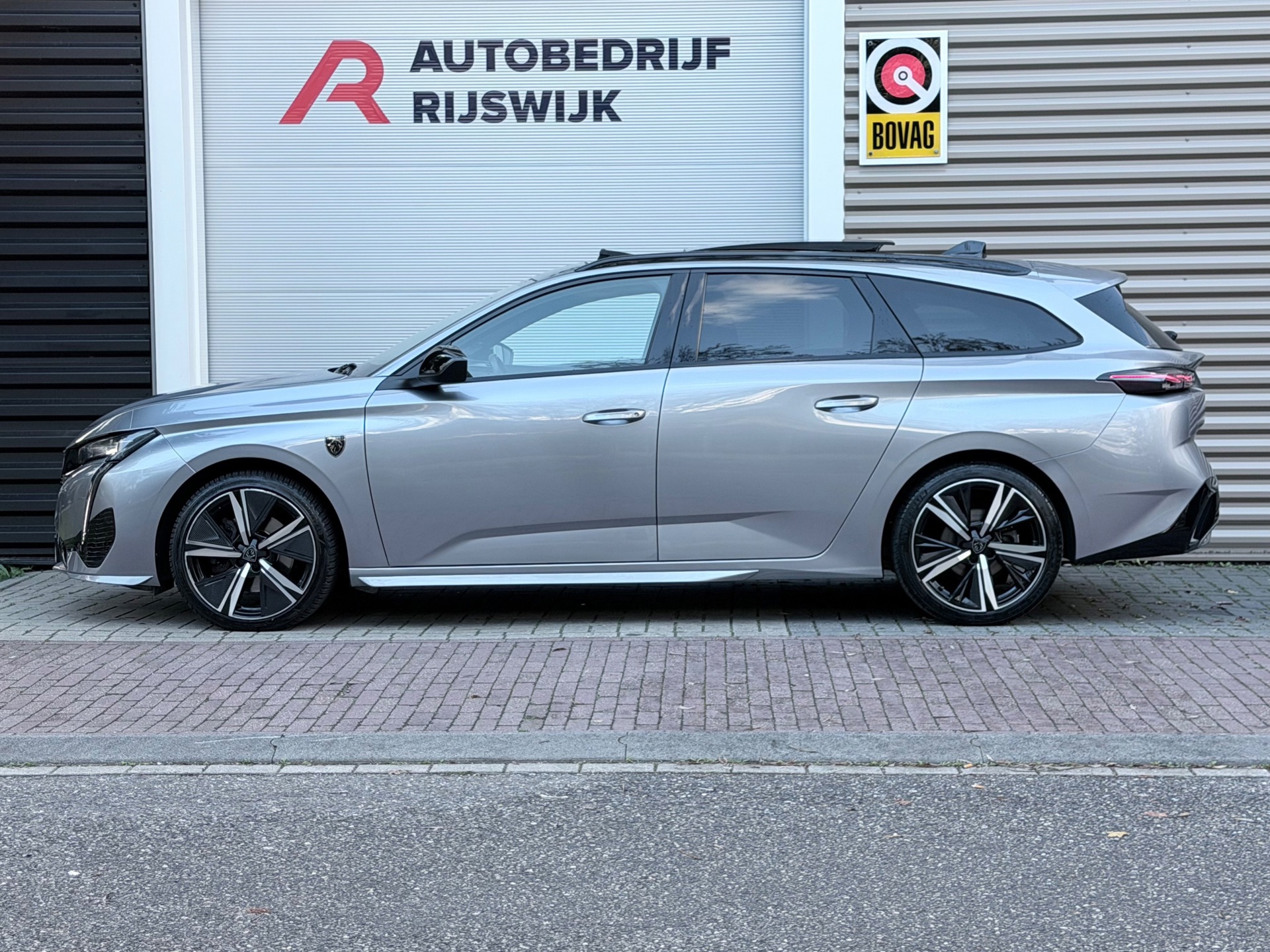 Peugeot 308 SW 1.2 PureTech GT Pack Business Massage (2022), foto 2