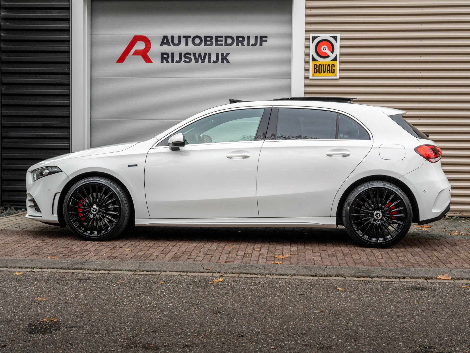 Mercedes-Benz A-klasse 250 e Business Solution AMG (2021), foto 2