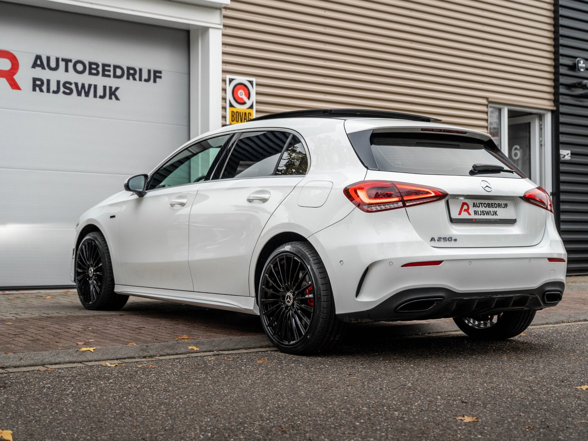 Mercedes-Benz A-klasse 250 e Business Solution AMG (2021), foto 12
