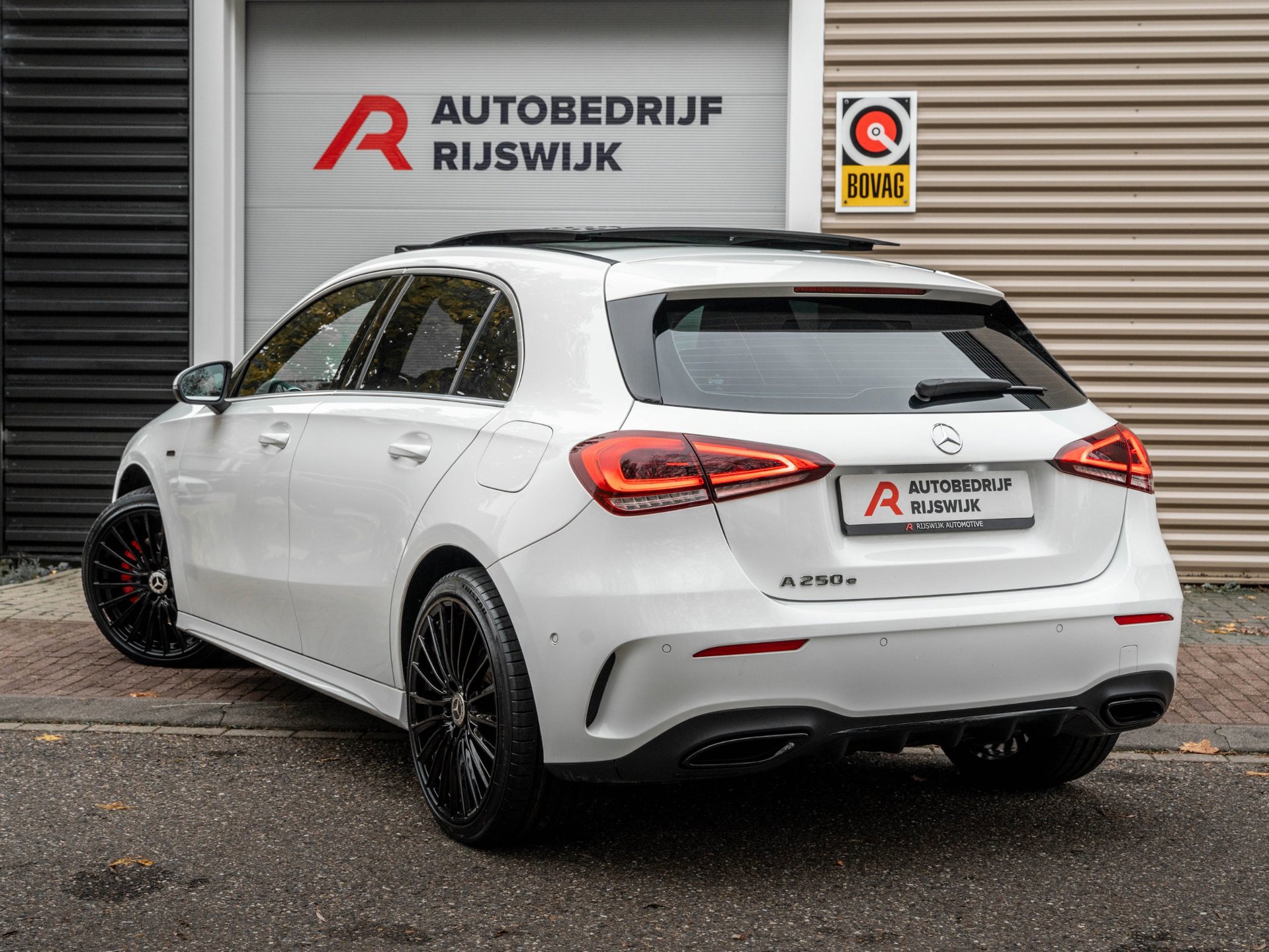 Mercedes-Benz A-klasse 250 e Business Solution AMG (2021), foto 3