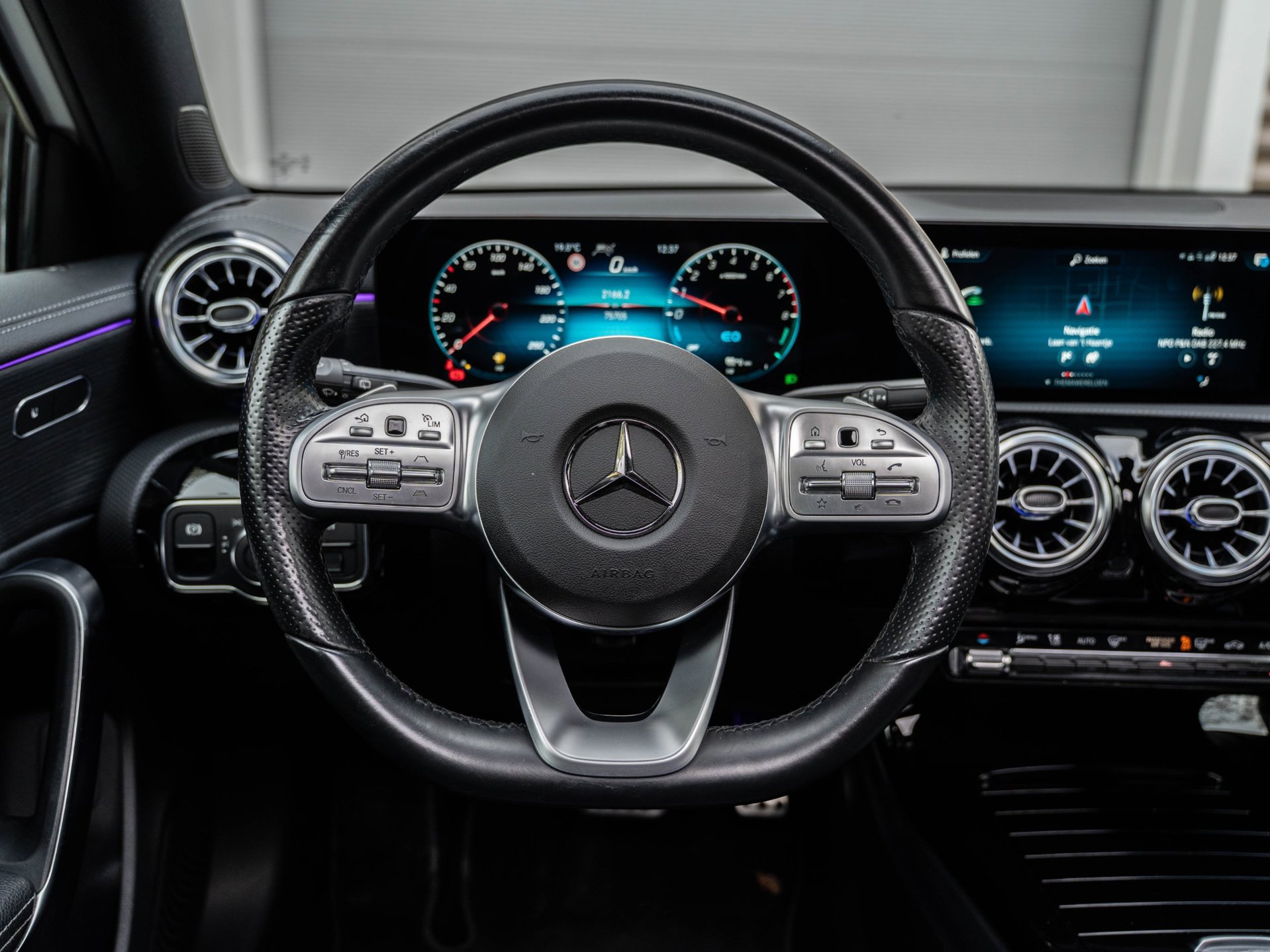 Mercedes-Benz A-klasse 250 e Business Solution AMG (2021), foto 23