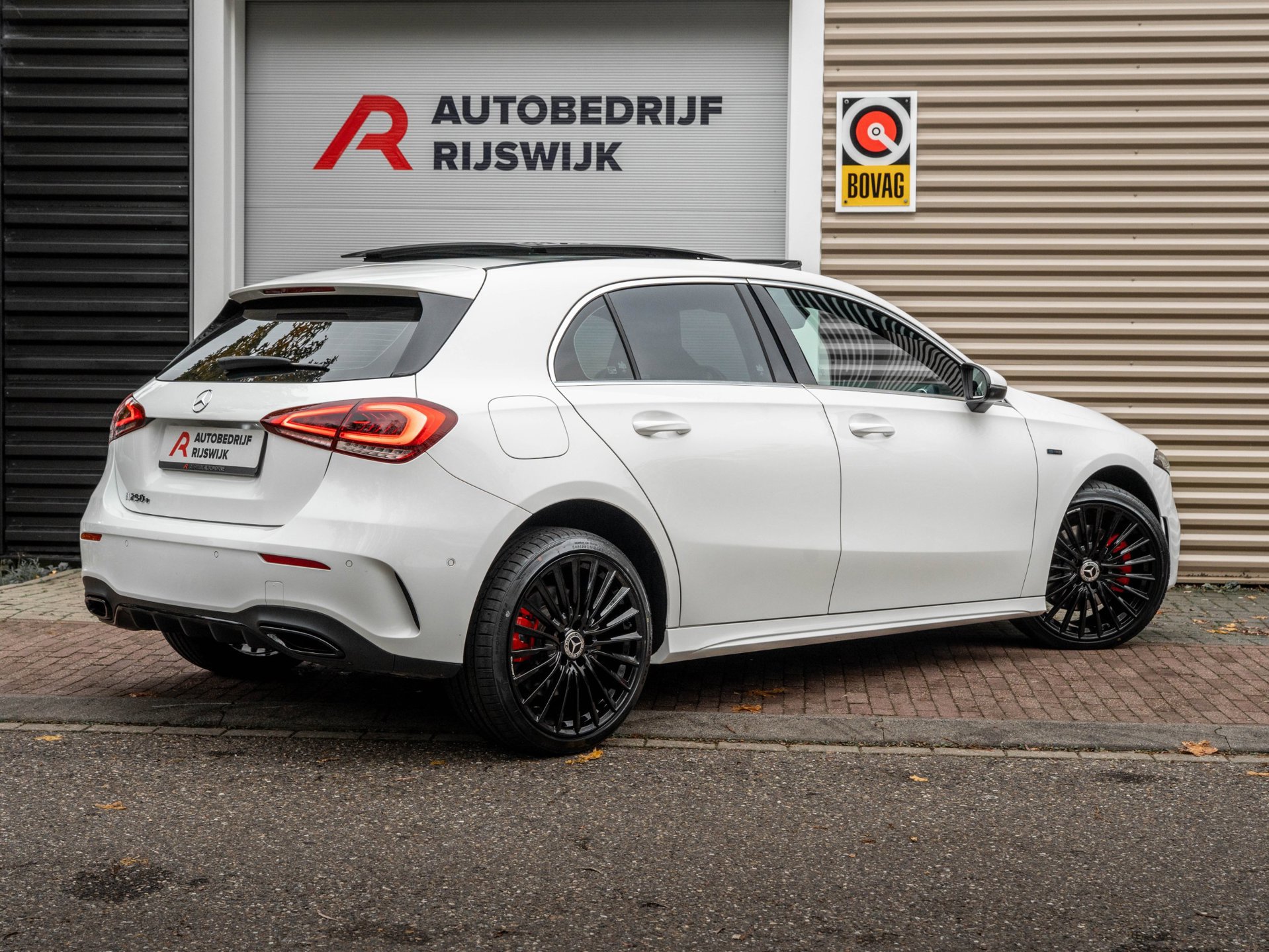 Mercedes-Benz A-klasse 250 e Business Solution AMG (2021), foto 4