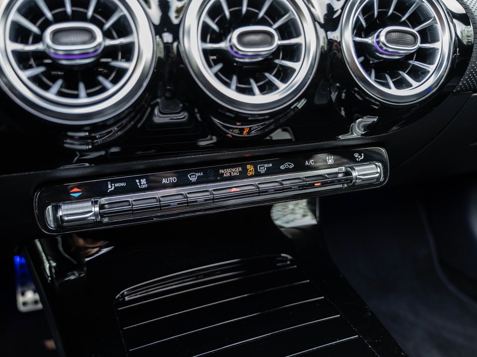 Mercedes-Benz A-klasse 250 e Business Solution AMG (2021), foto 32