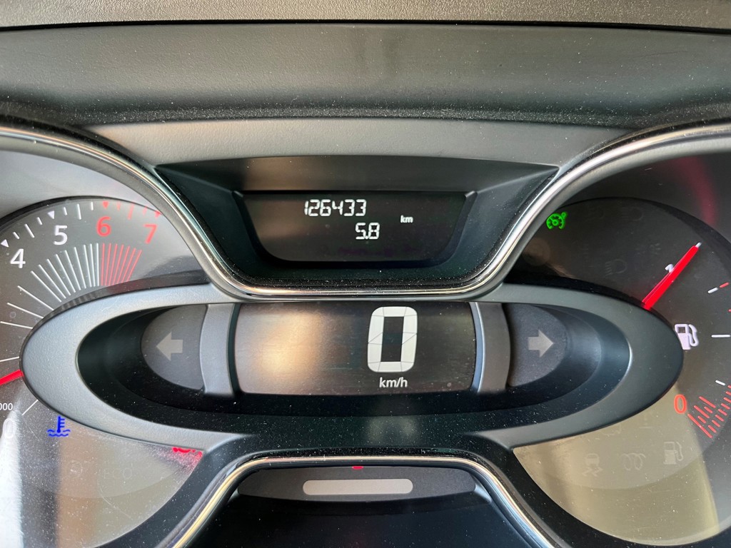 Renault Captur 0.9 TCe Dynamique (2017), foto 11
