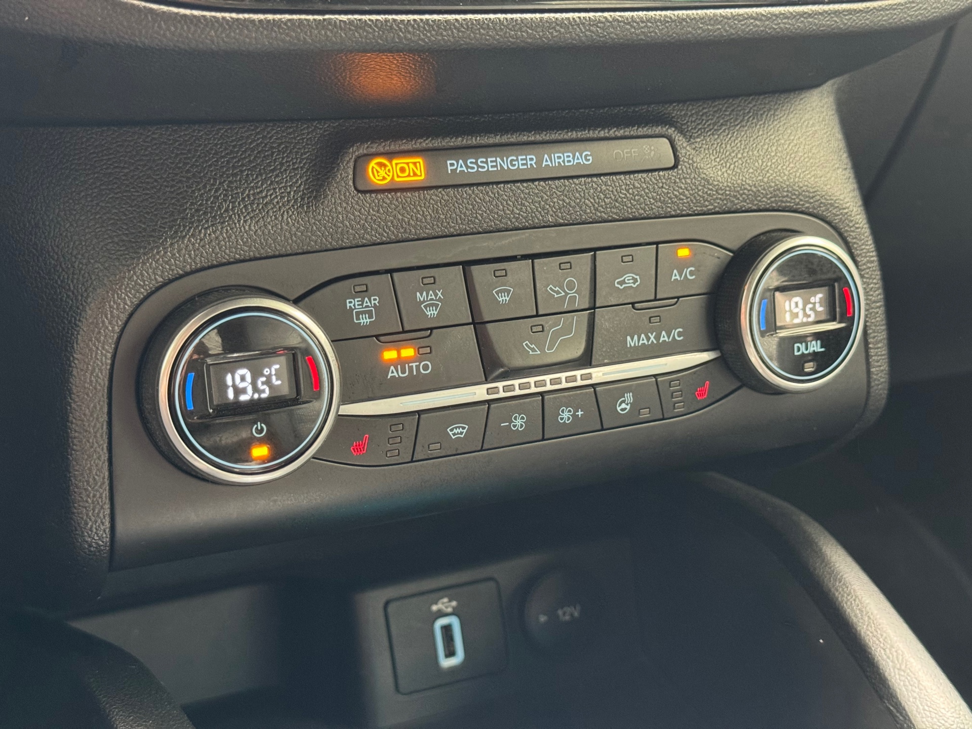 Ford Focus 1.0 EcoBoost ST Line Business (2020), foto 21