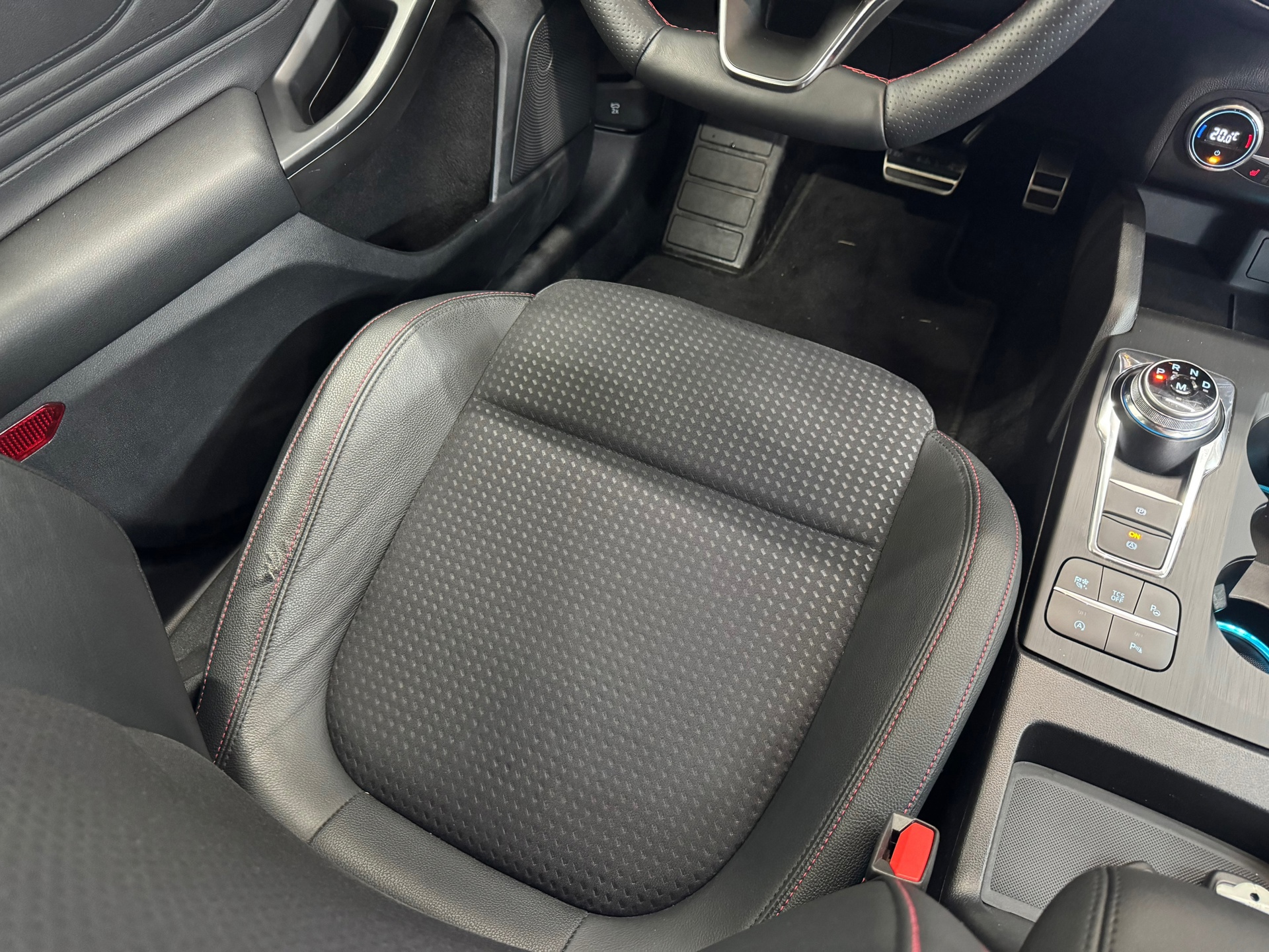 Ford Focus 1.0 EcoBoost ST Line Business (2020), foto 30