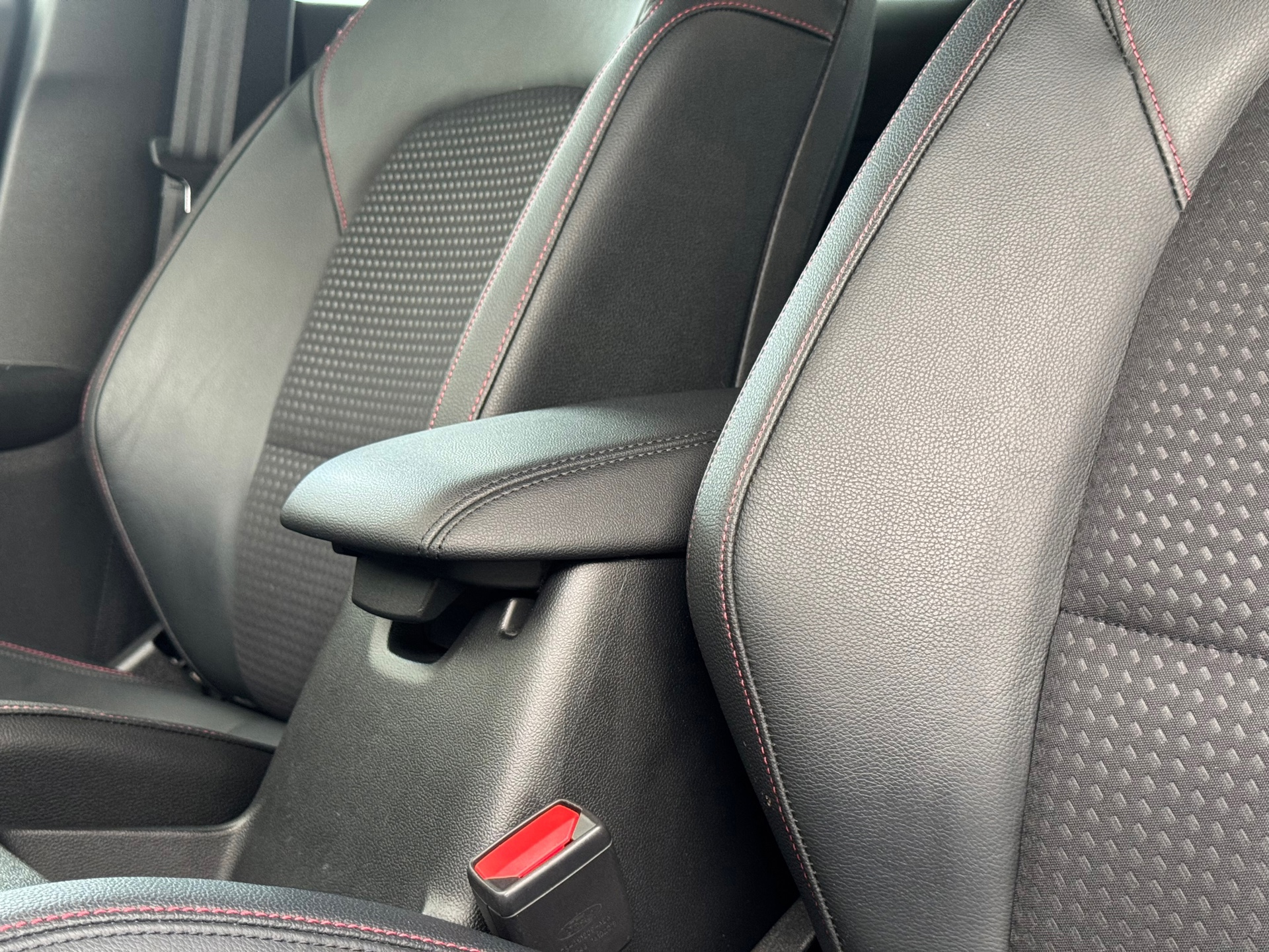 Ford Focus 1.0 EcoBoost ST Line Business (2020), foto 32