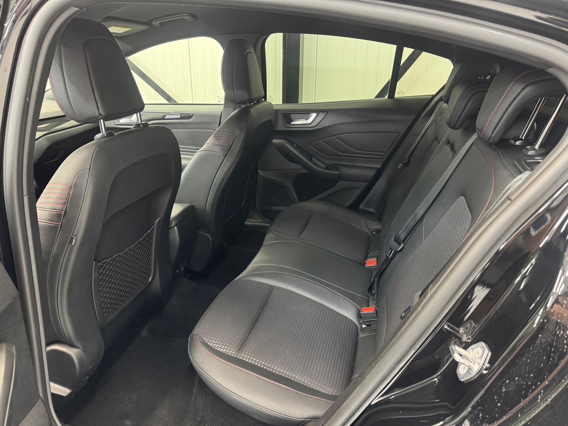 Ford Focus 1.0 EcoBoost ST Line Business (2020), foto 35