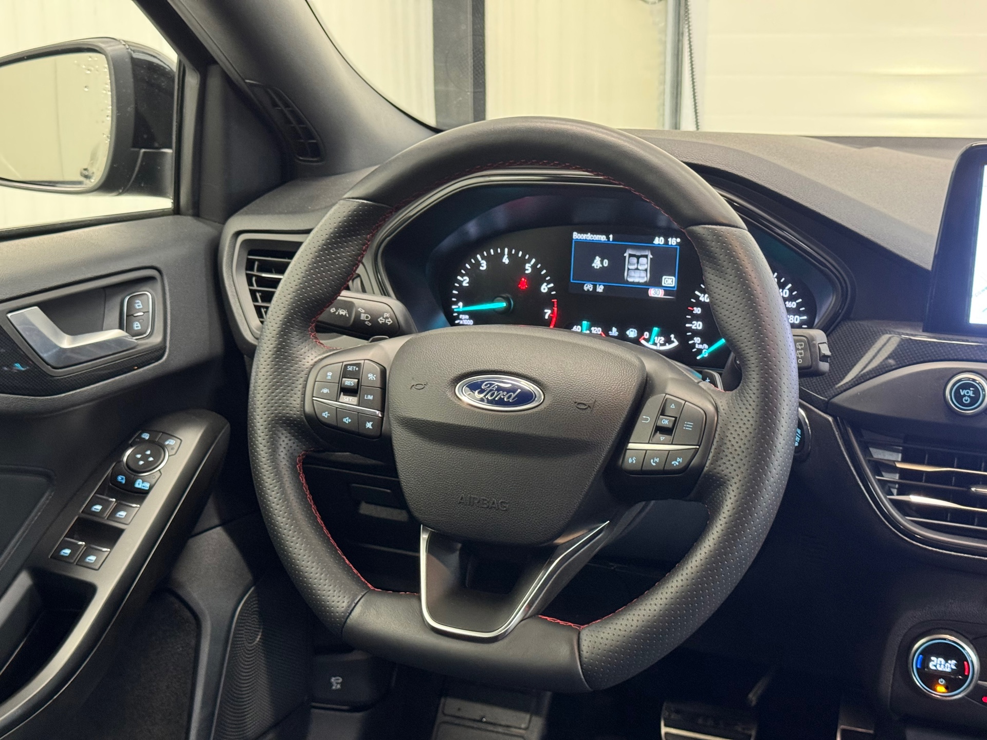 Ford Focus 1.0 EcoBoost ST Line Business (2020), foto 10