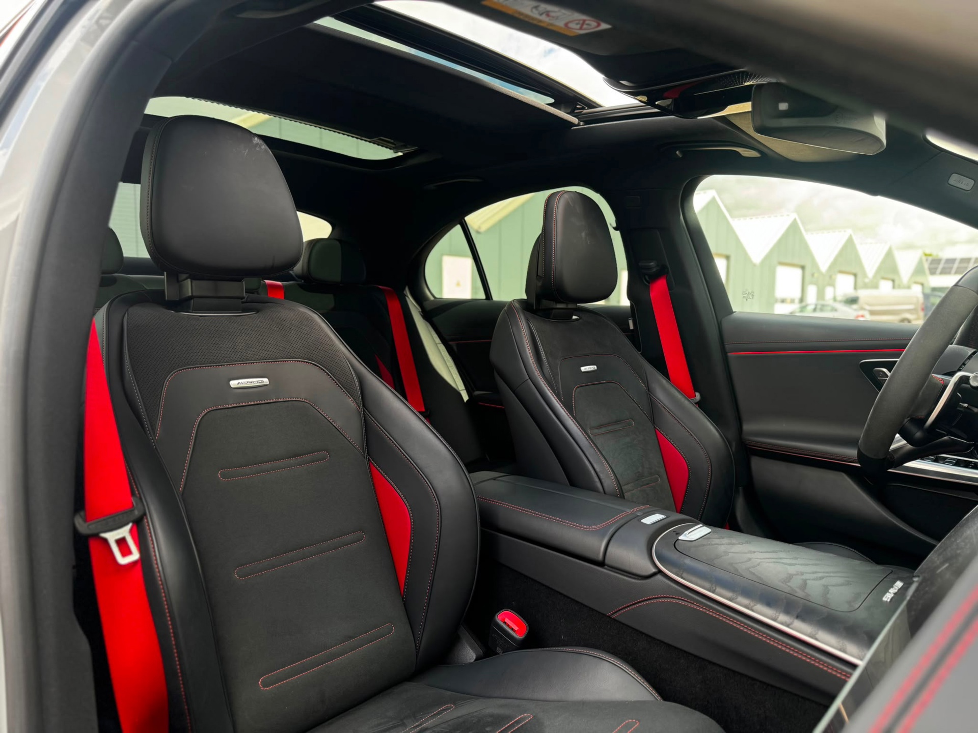 Mercedes-Benz E-klasse AMG 53 4MATIC (2025), foto 40