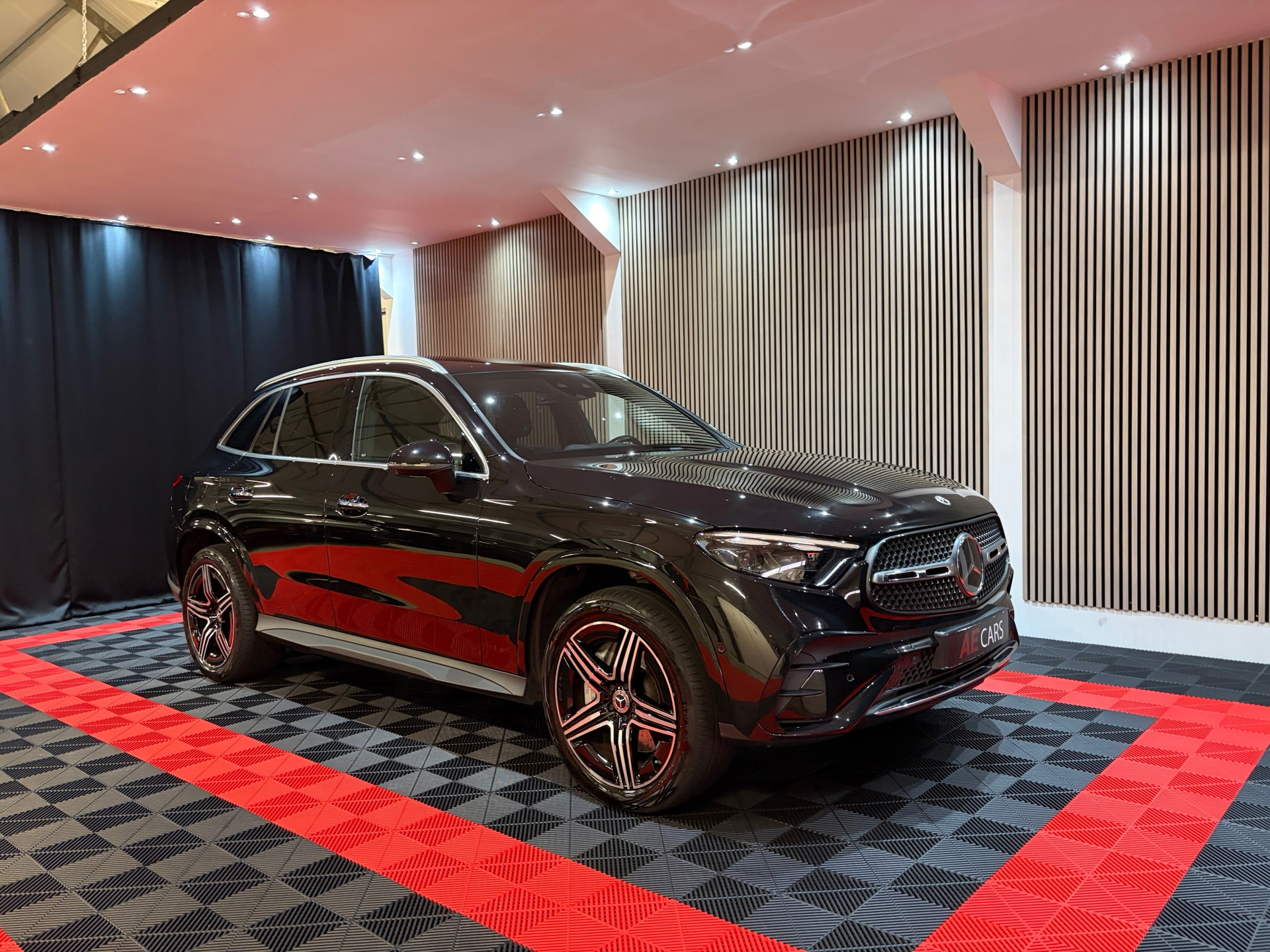 Mercedes-Benz GLC-klasse 300e 4MATIC AMG Line (2023), foto 1