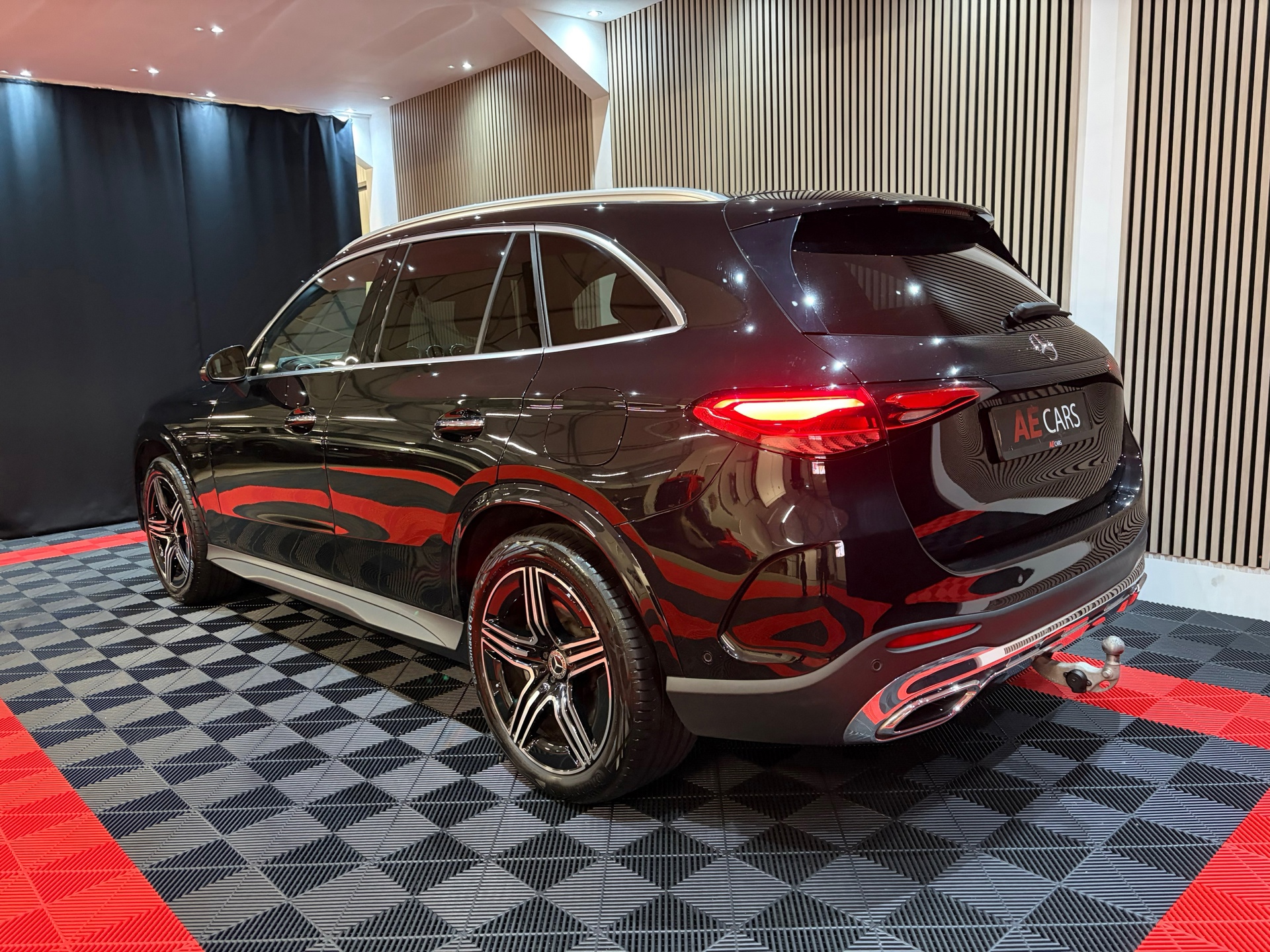 Mercedes-Benz GLC-klasse 300e 4MATIC AMG Line (2023), foto 13