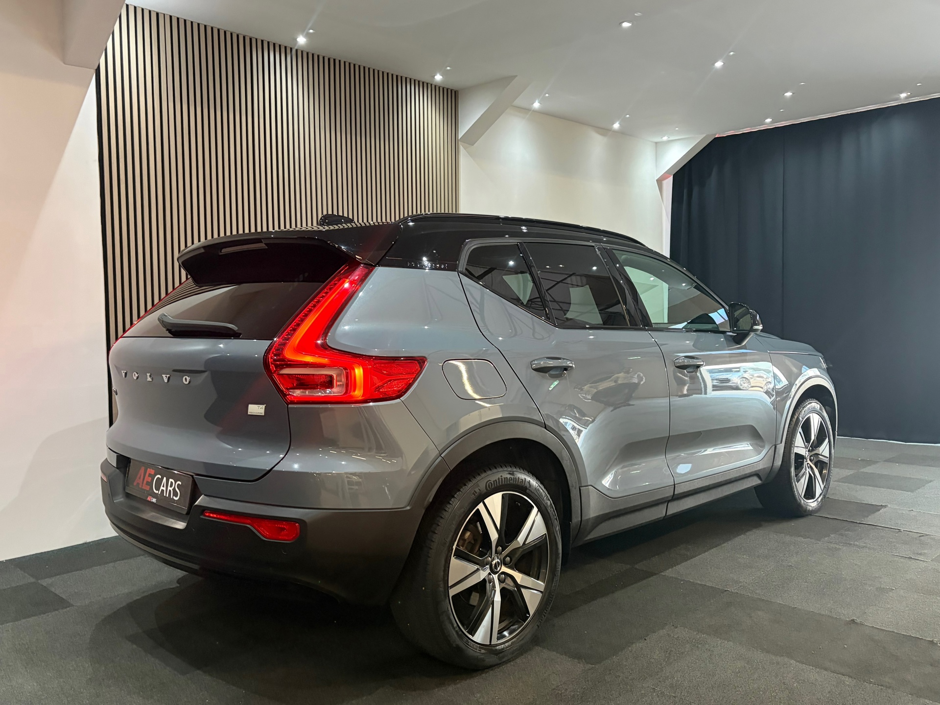 Volvo XC40 1.5 T4 Recharge R-Design 211pk (2022), foto 2