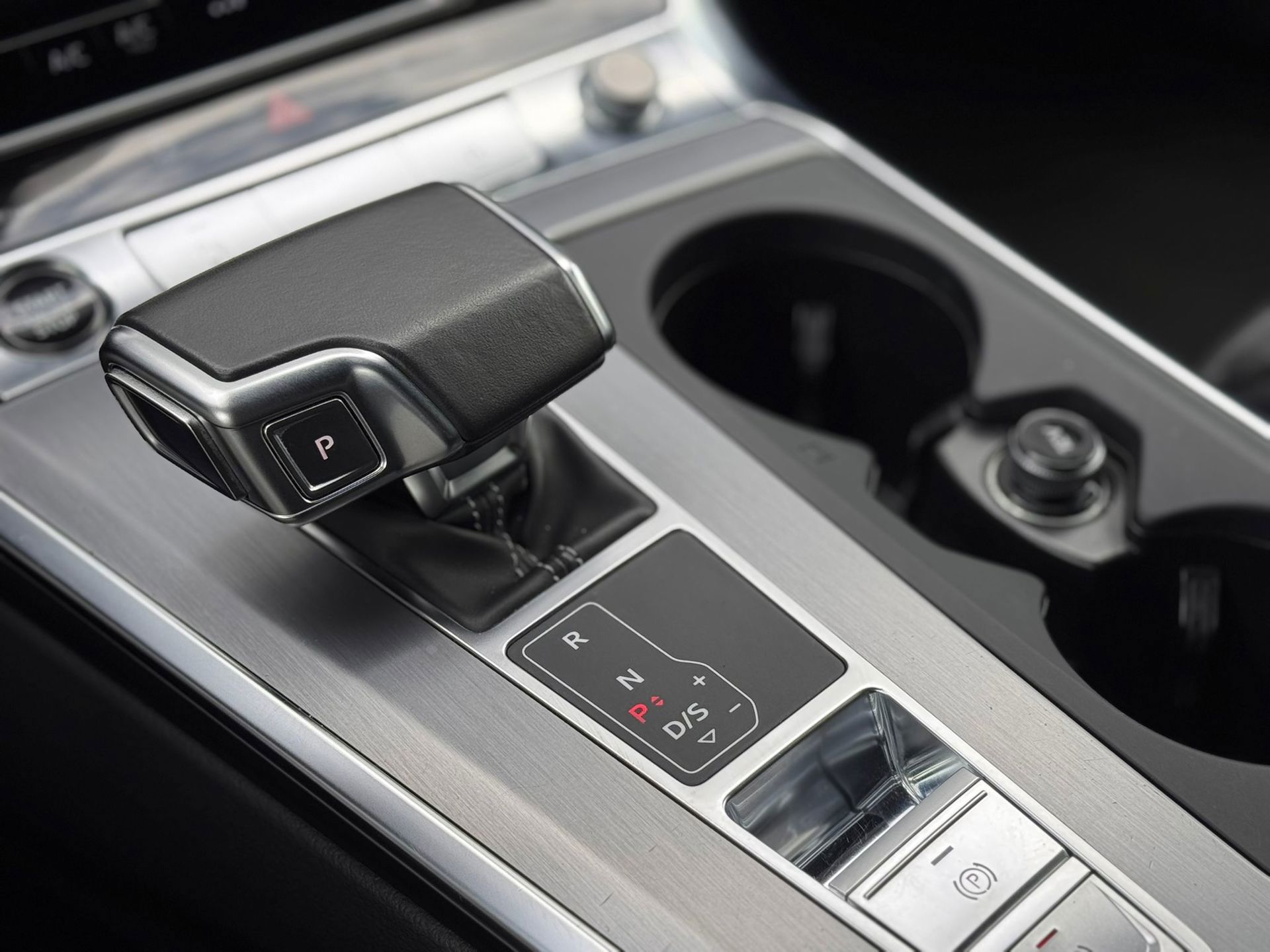 Audi A6 Avant 55 TFSI e quattro Competition S-LINE (2021), foto 13
