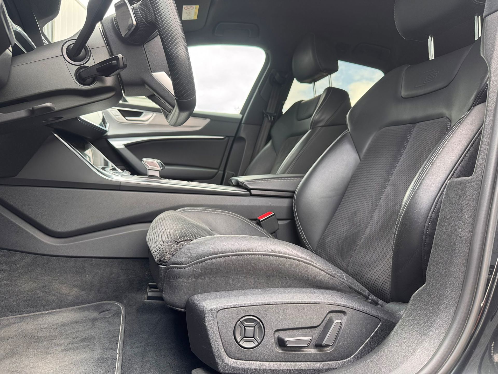 Audi A6 Avant 55 TFSI e quattro Competition S-LINE (2021), foto 5