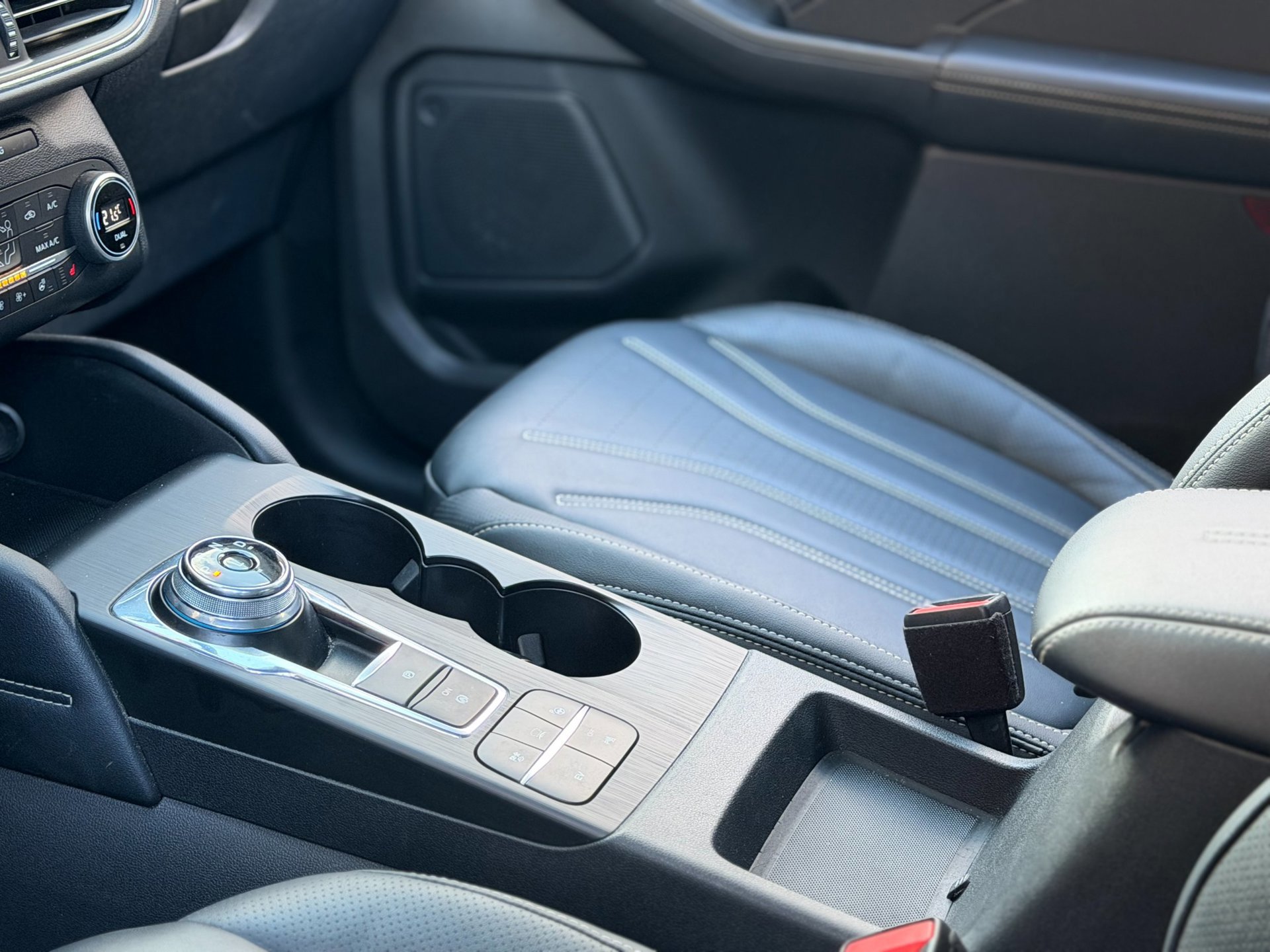 Ford Kuga 2.5 PHEV Vignale (2021), foto 30