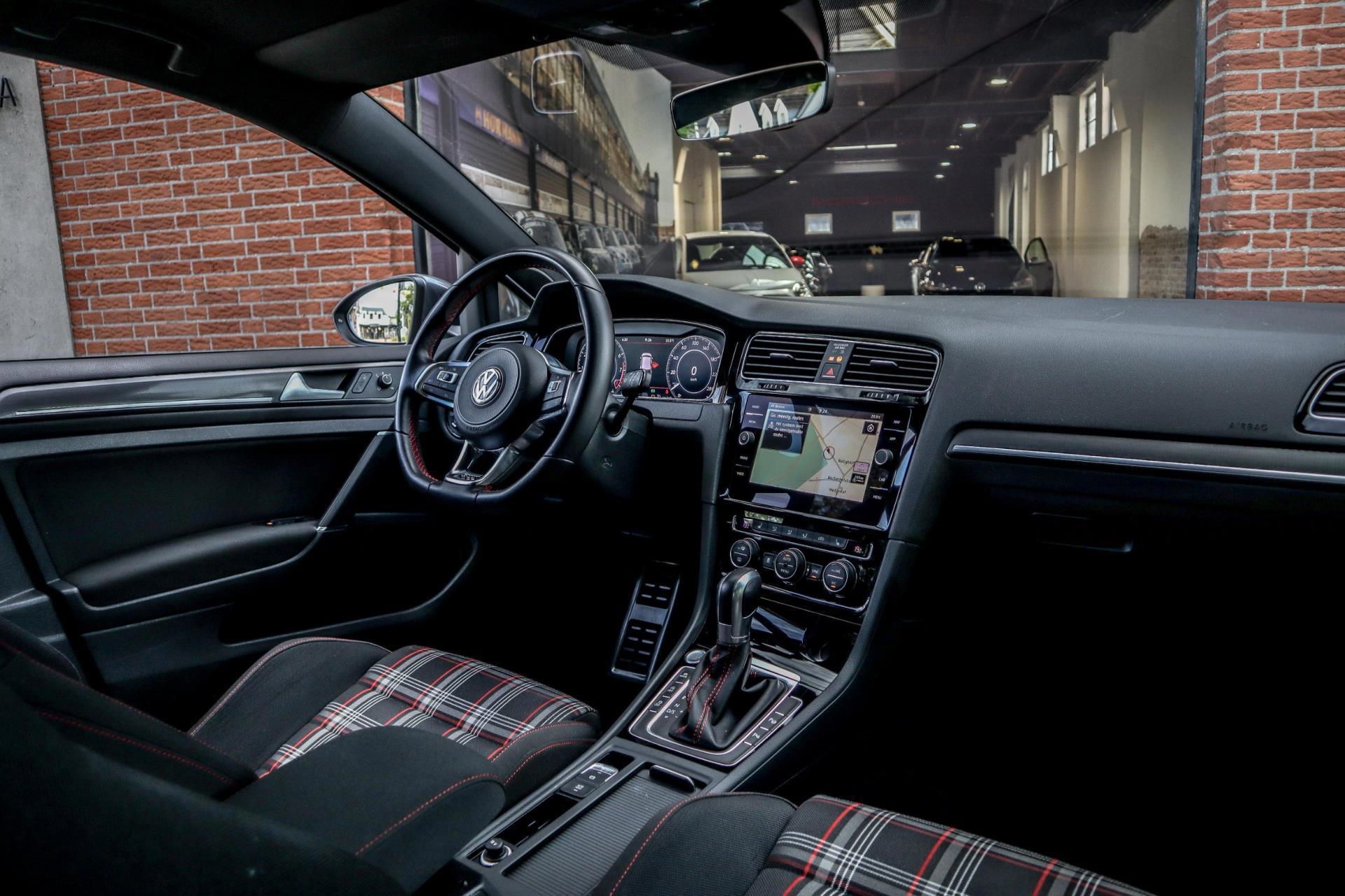 Volkswagen Golf 2.0 TSI GTI Performance (2018), foto 5