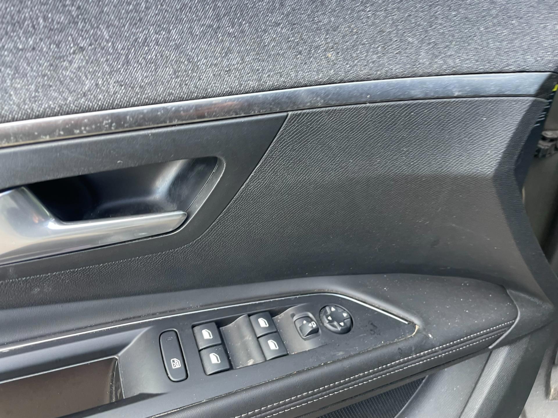 Peugeot 5008 1.2 PureTech Allure-Camera-7 Pers-NL auto-18"-1 (2017), foto 12