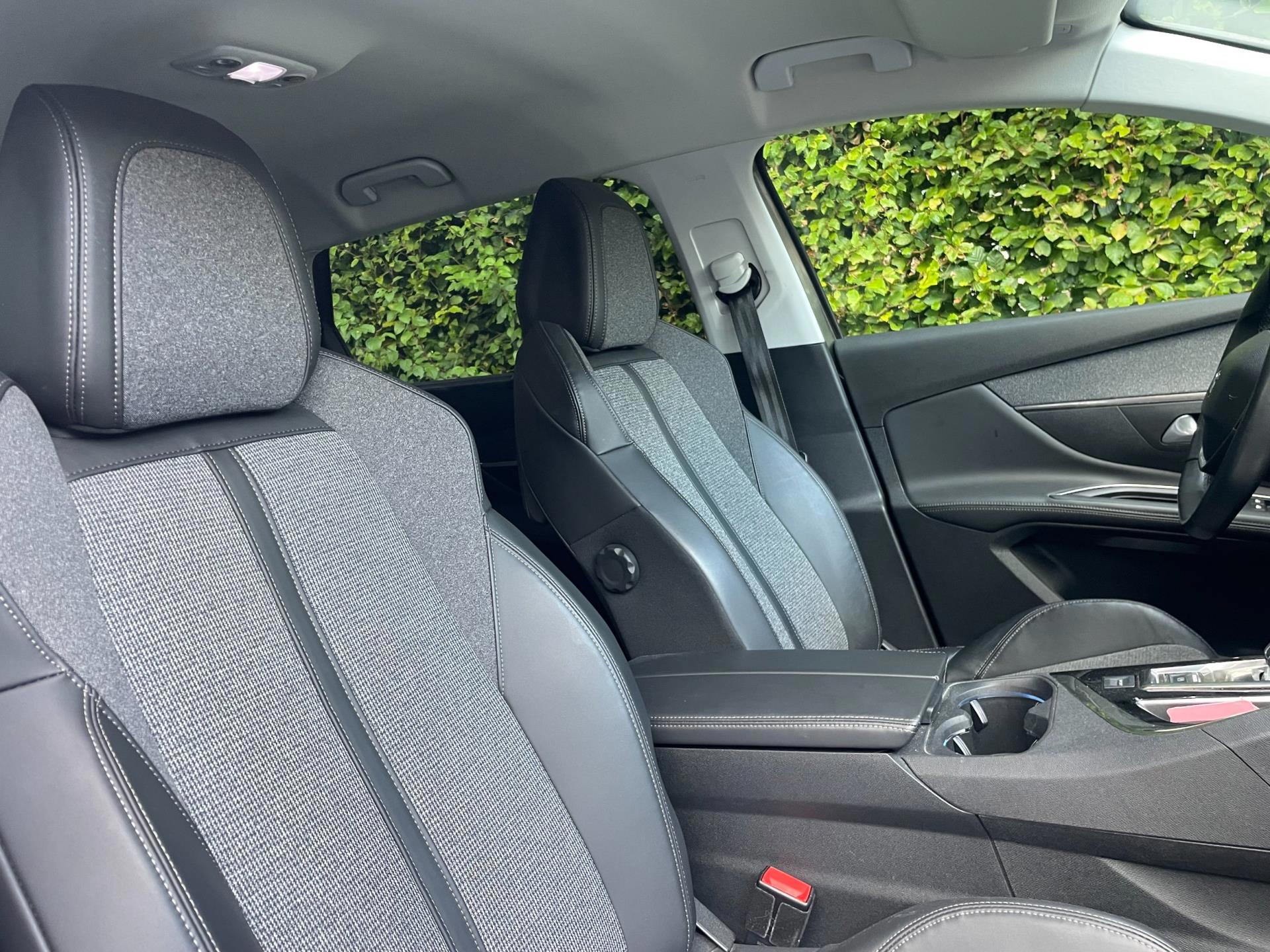 Peugeot 5008 1.2 PureTech Allure-Camera-7 Pers-NL auto-18"-1 (2017), foto 7