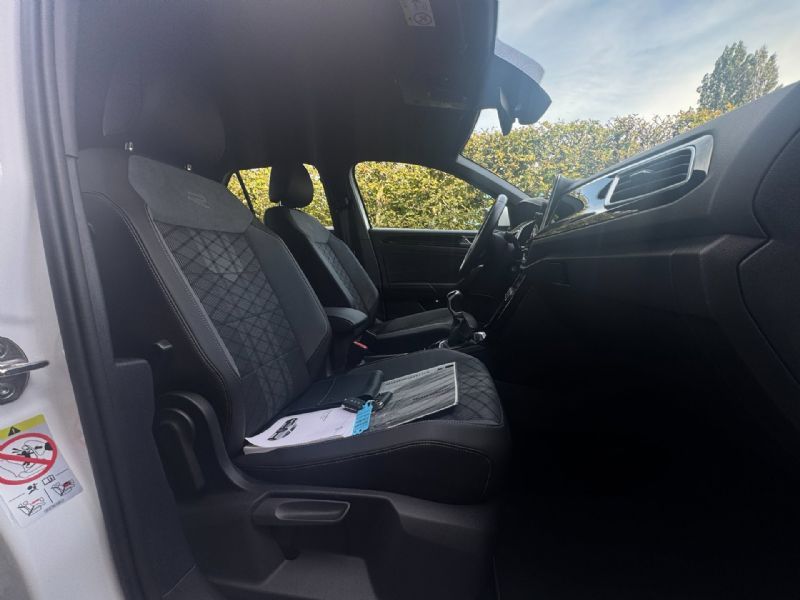 Volkswagen T-Roc 1.0 TSI R-Line IQ-light (2024), foto 34