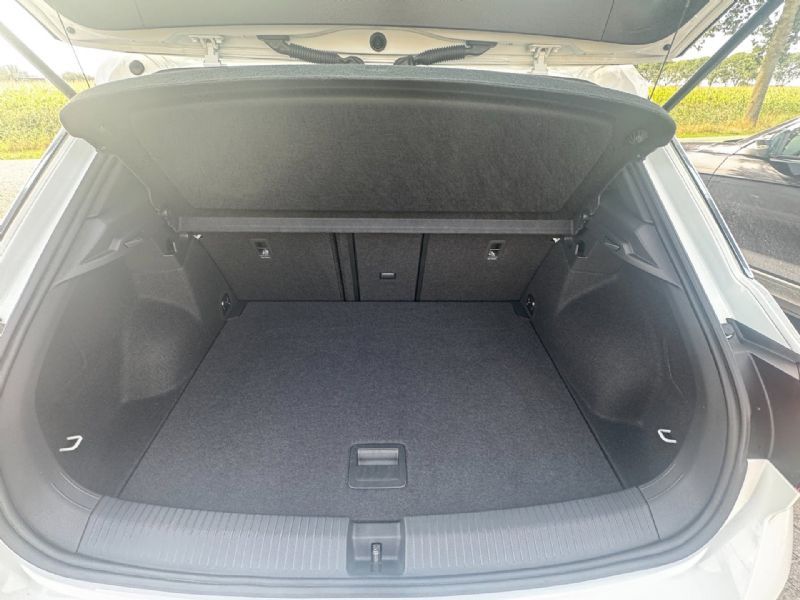 Volkswagen T-Roc 1.0 TSI R-Line IQ-light (2024), foto 39
