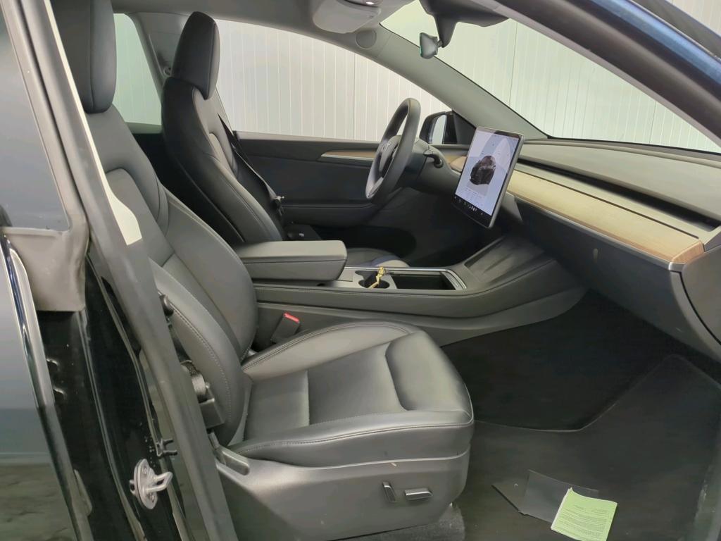 Tesla Model Y Long Range AWD 75 kWh 20" (2023), foto 3