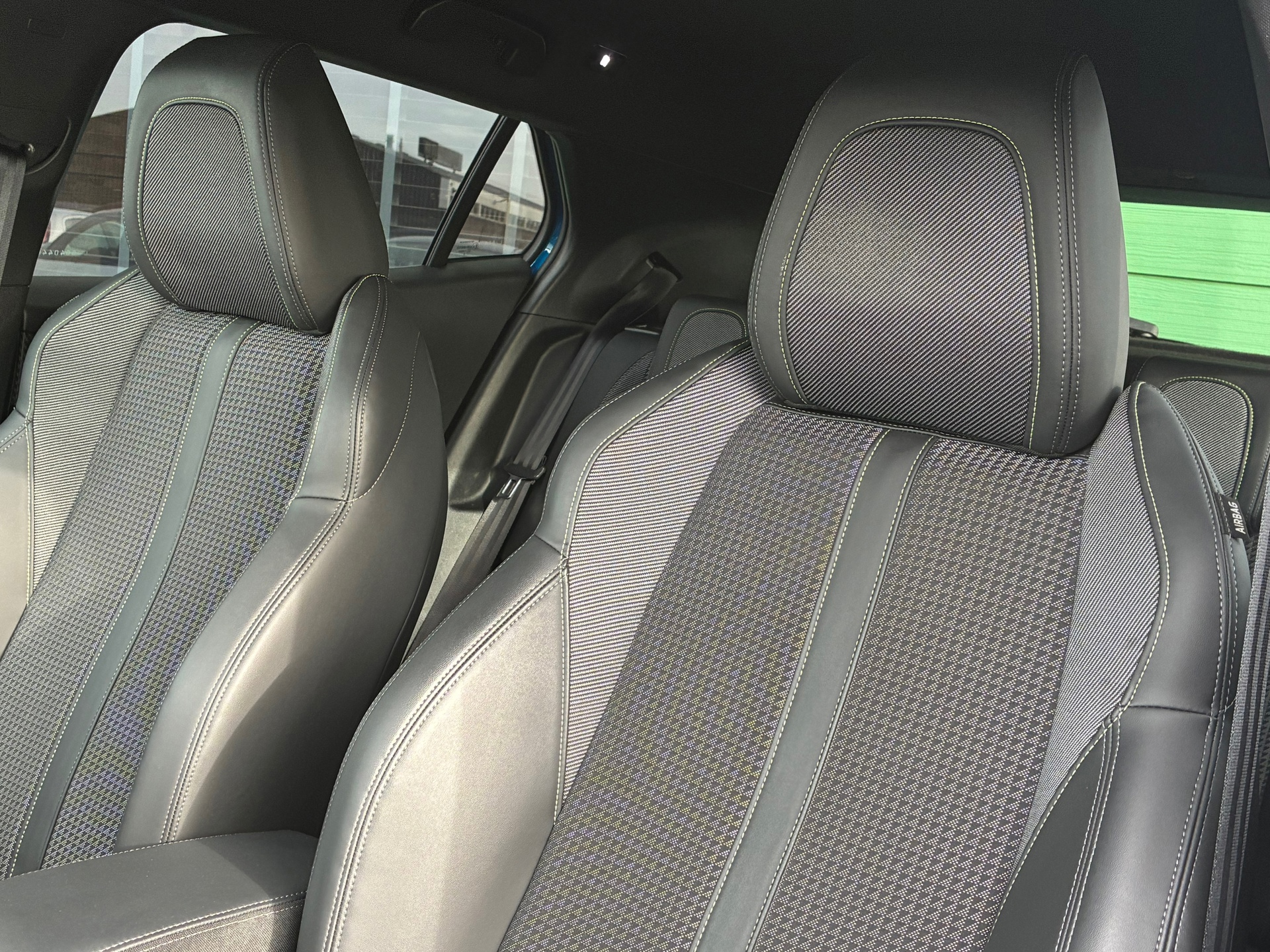 Peugeot 2008 1.2 PureTech GT-Line (2020), foto 15