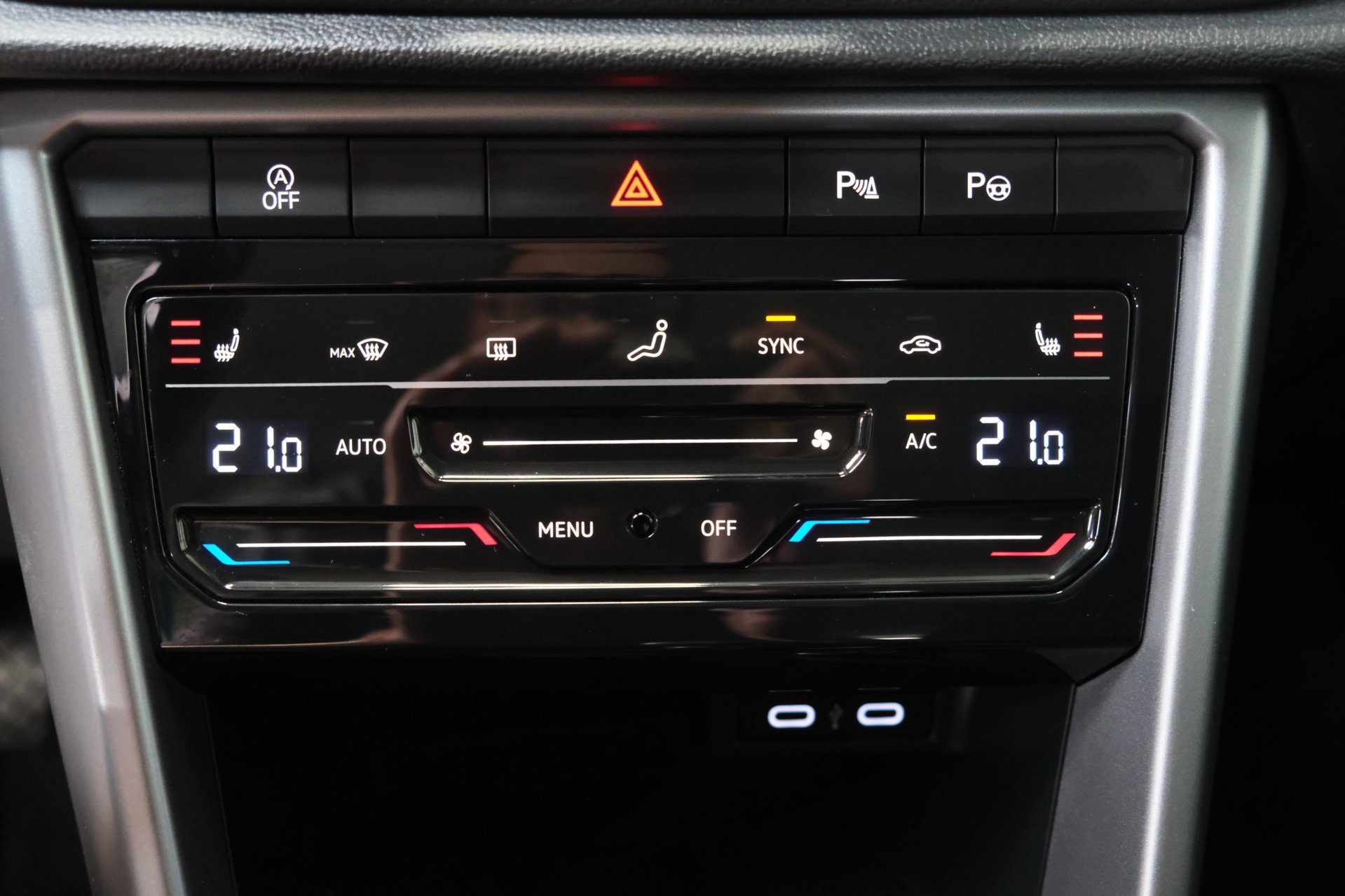 Volkswagen T-Roc 1.0 TSI Life Business (2023), foto 23
