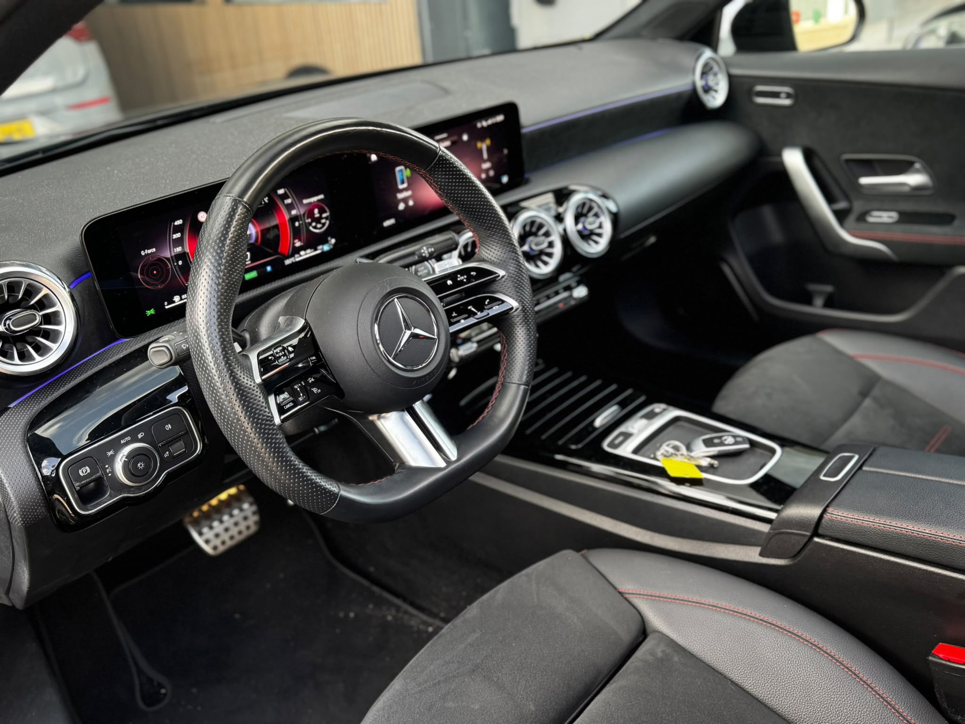 Mercedes-Benz A-klasse 250 e Star AMG Line (2024), foto 11