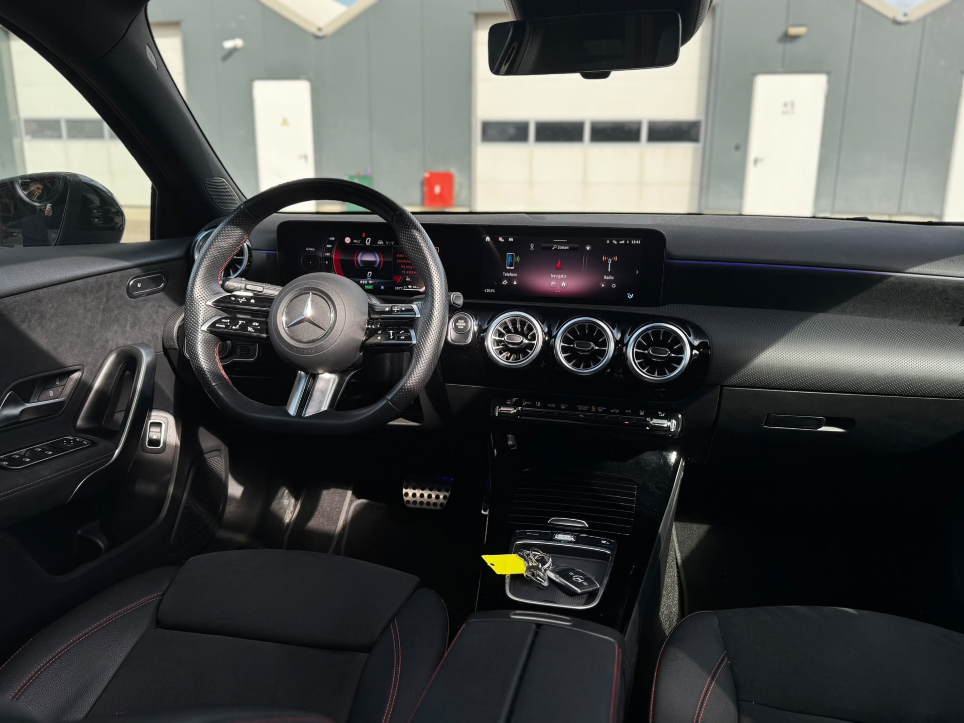 Mercedes-Benz A-klasse 250 e Star AMG Line (2024), foto 13