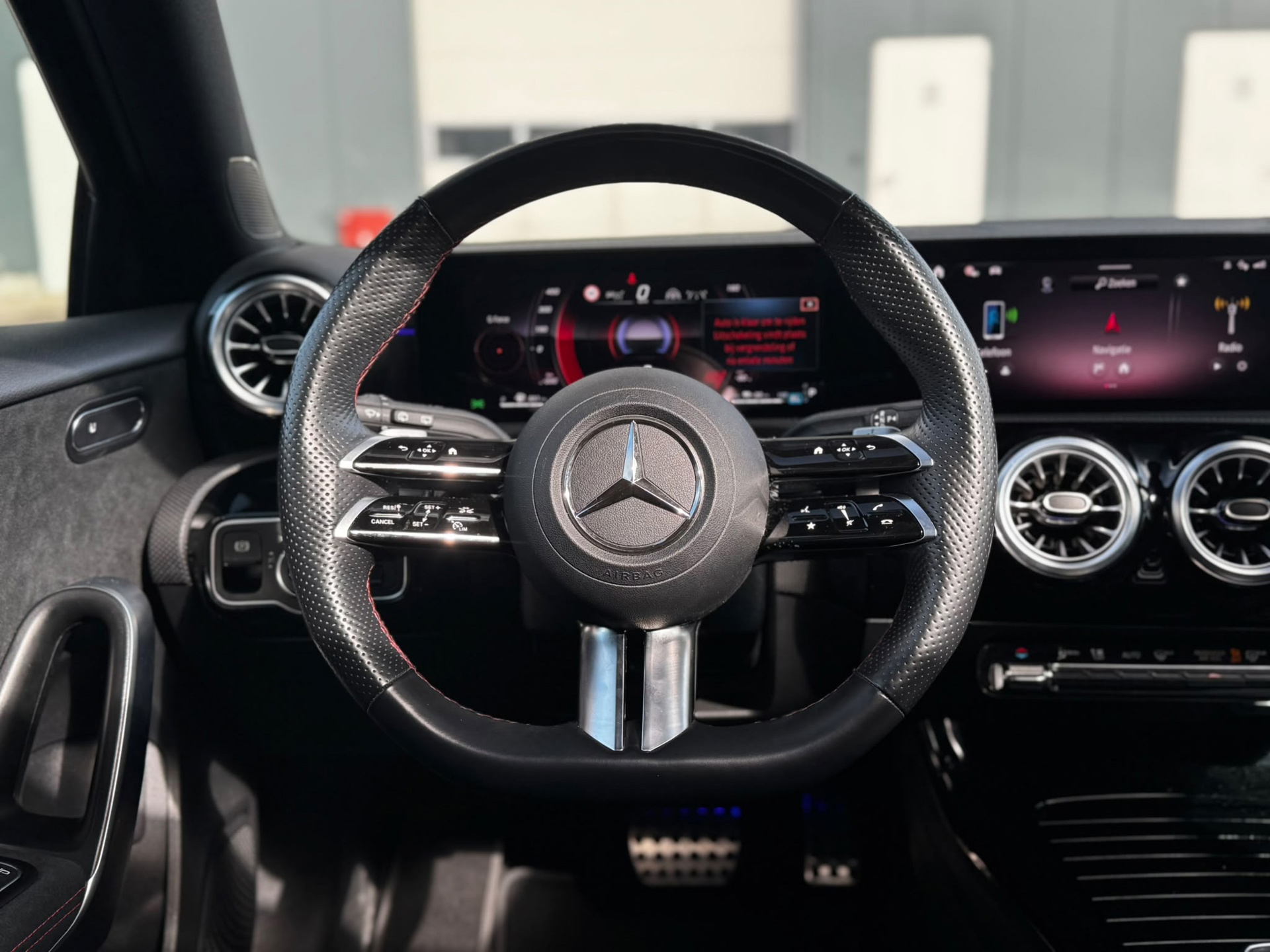 Mercedes-Benz A-klasse 250 e Star AMG Line (2024), foto 14