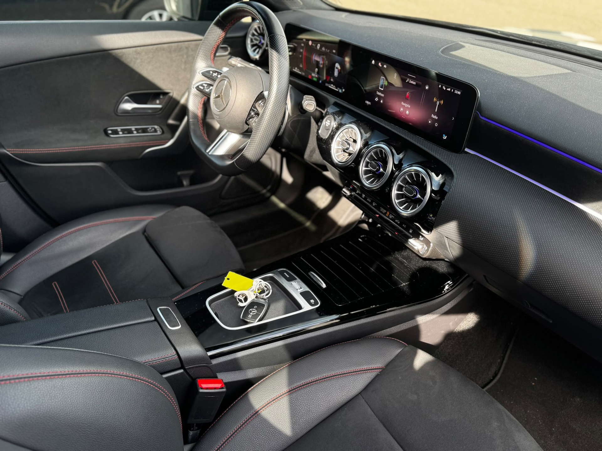 Mercedes-Benz A-klasse 250 e Star AMG Line (2024), foto 15