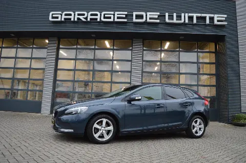 Volvo V40 2.0 D2 Inscription (2016)