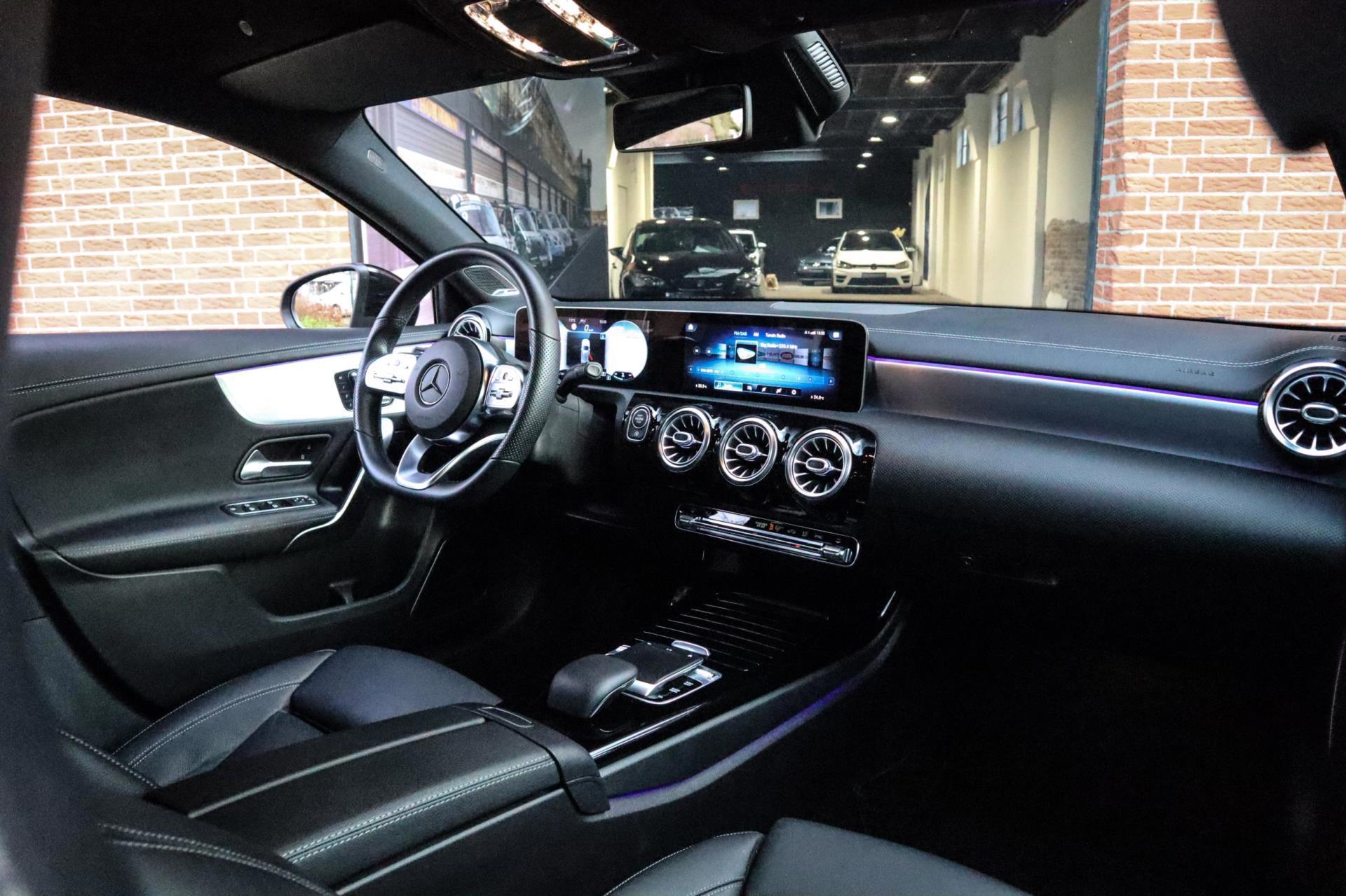 Mercedes-Benz A-klasse 220 AMG Night AMBI (2019), foto 10
