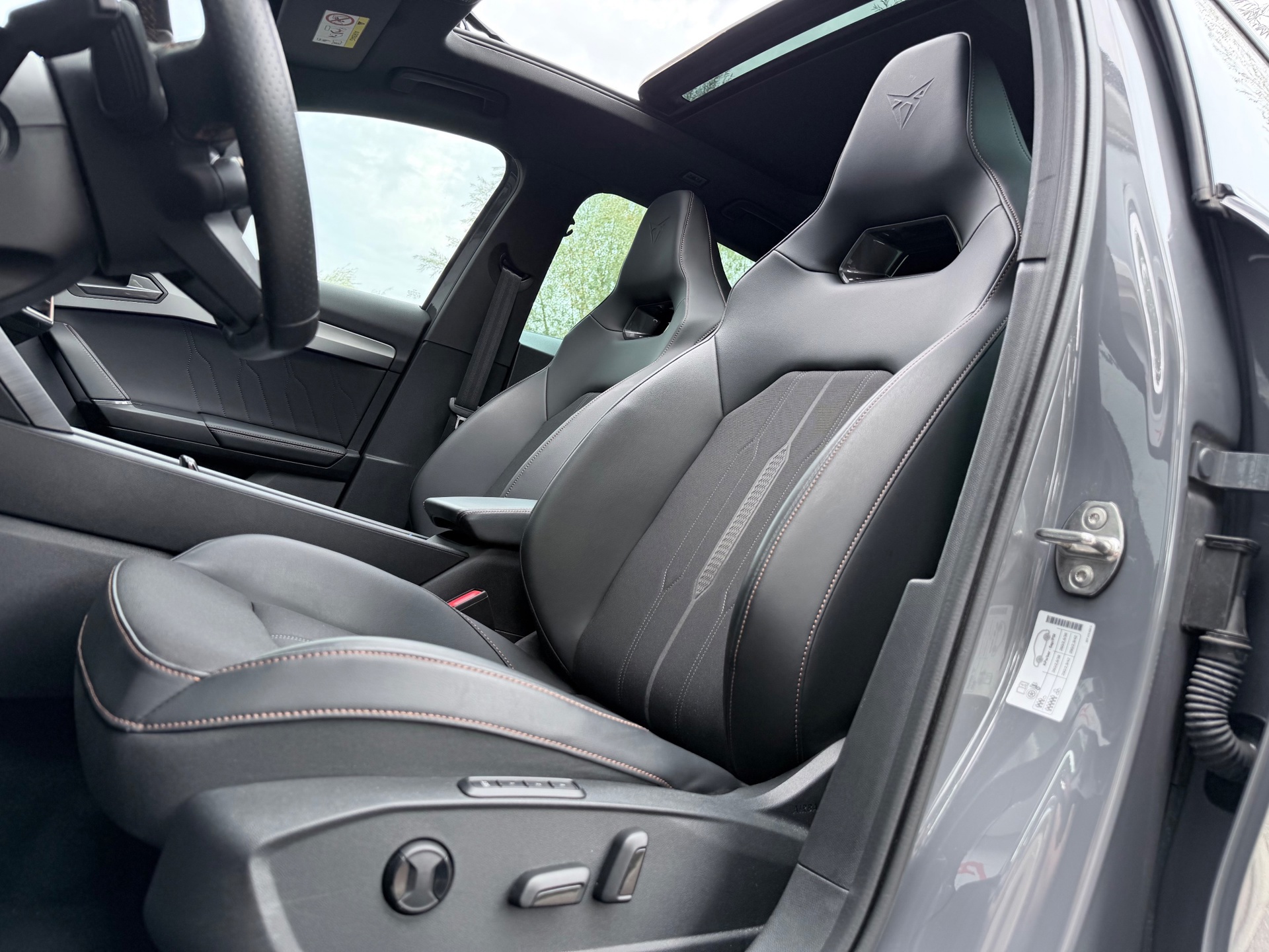 CUPRA Formentor 1.4 e-Hybrid VZ Performance (2022), foto 14