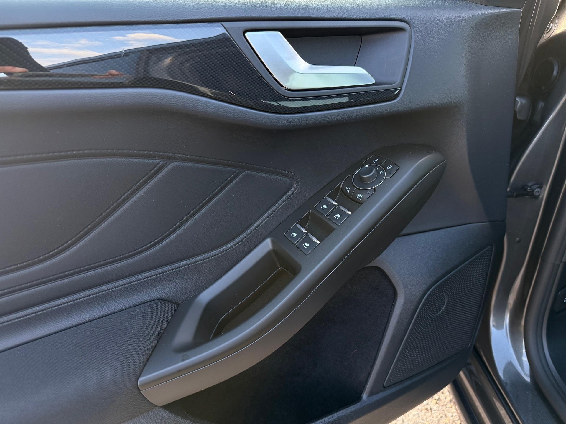 Ford Focus Wagon 1.0 EcoBoost 155 PK Hybrid ST Line (2025), foto 14