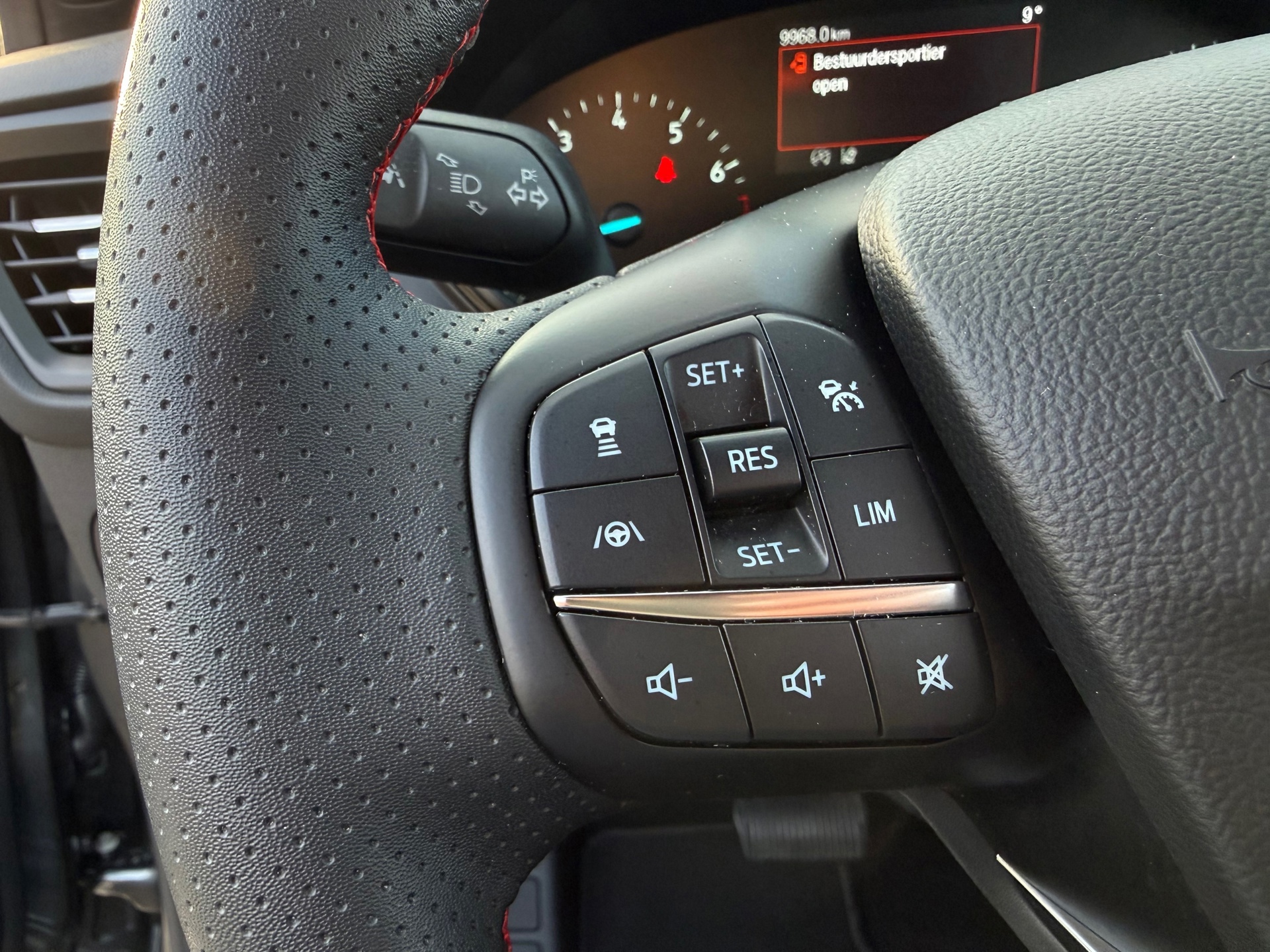 Ford Focus Wagon 1.0 EcoBoost 155 PK Hybrid ST Line (2025), foto 15