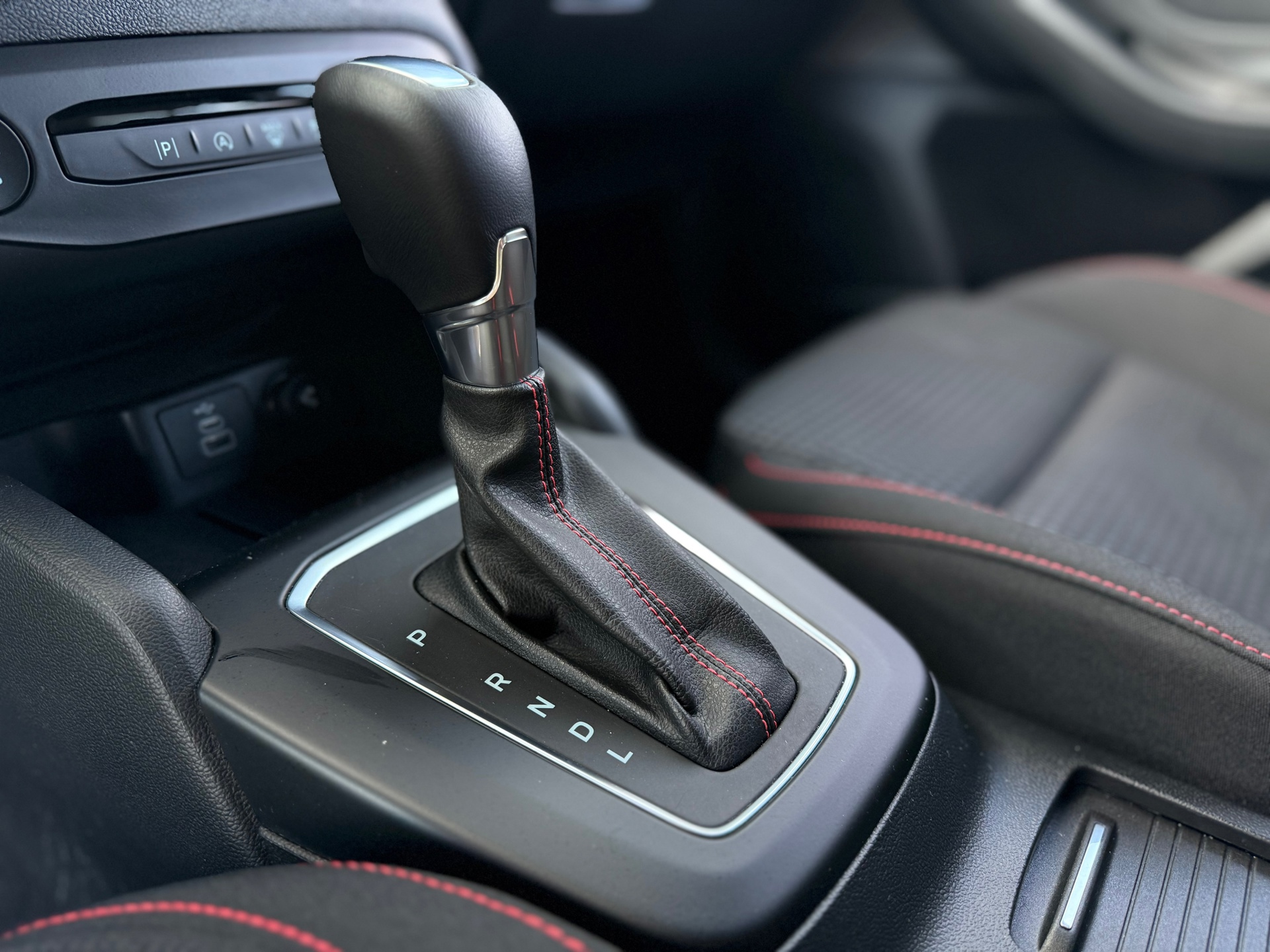 Ford Focus Wagon 1.0 EcoBoost 155 PK Hybrid ST Line (2025), foto 7
